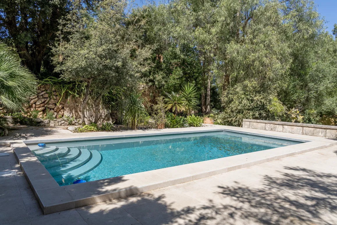 Casa independiente con piscina en zona tranquila entre montañas y mar-2