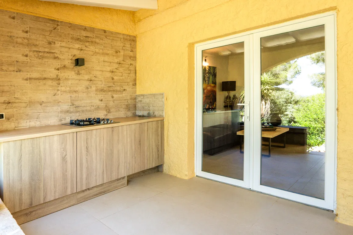 Casa independiente con piscina en zona tranquila entre montañas y mar-10