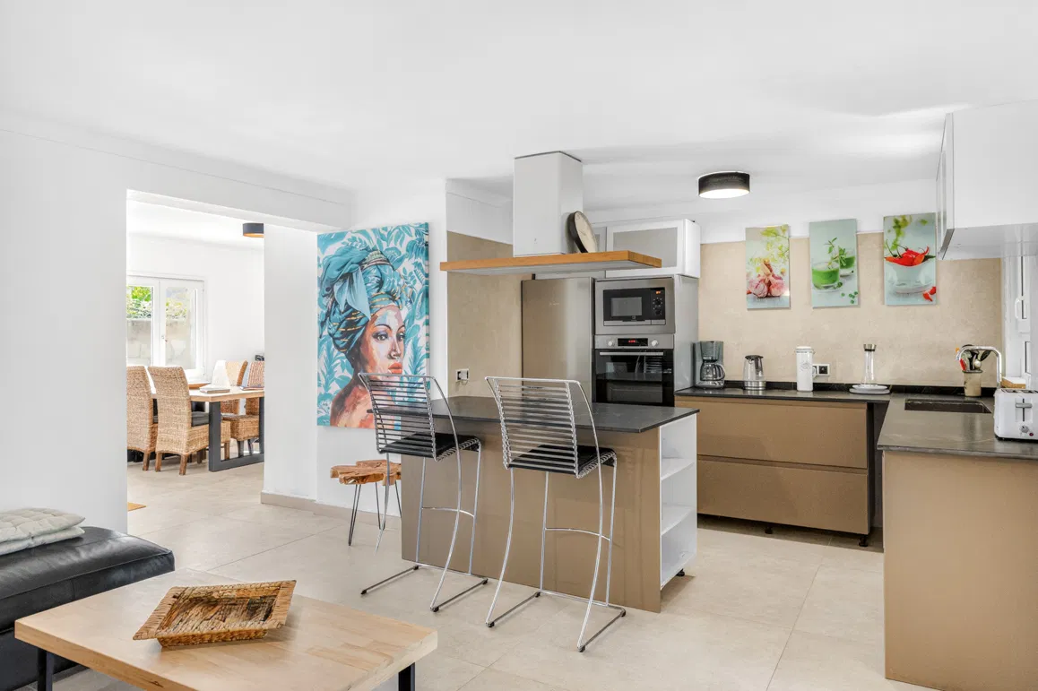 Casa independiente con piscina en zona tranquila entre montañas y mar-4