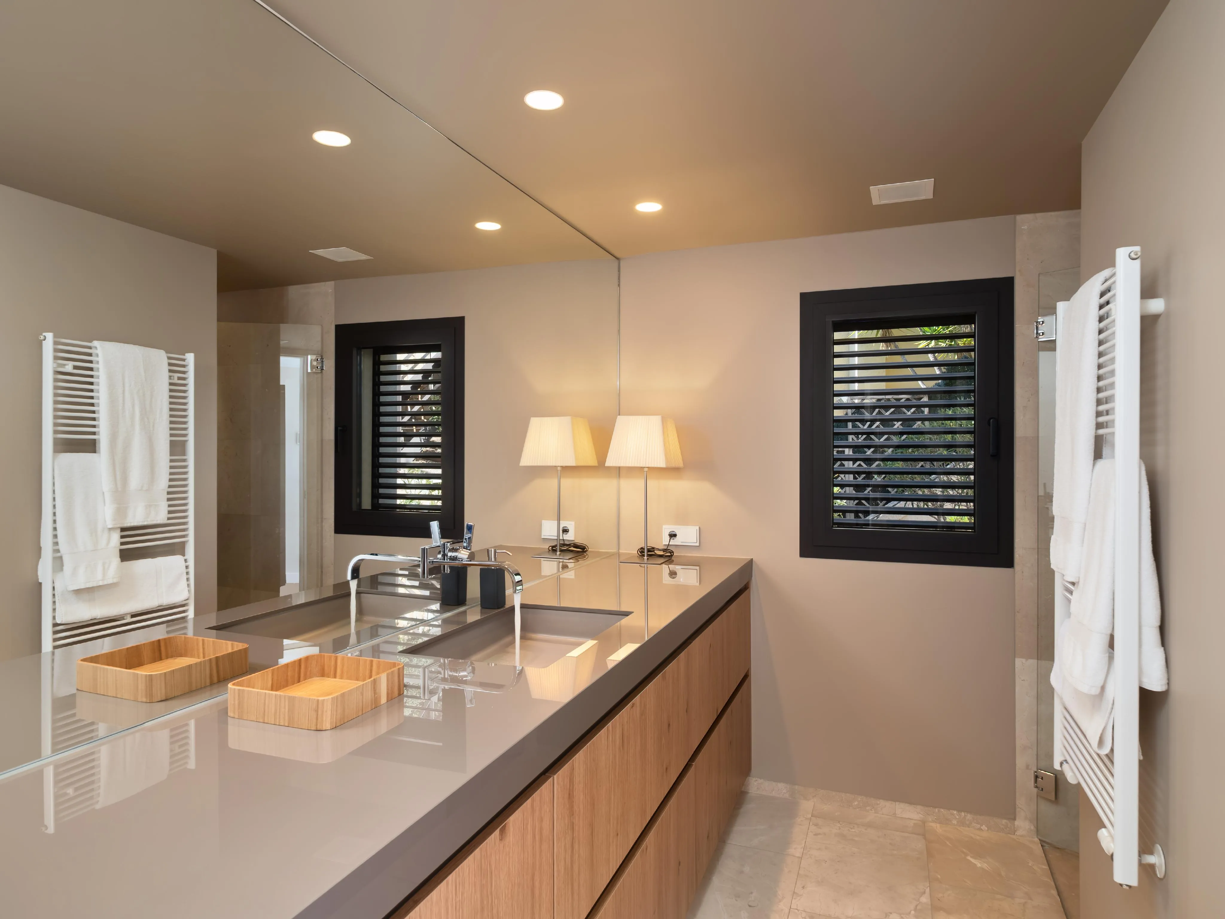 Exclusieve volledig gerenoveerde villa op toplocatie van Costa d'en Blanes-11