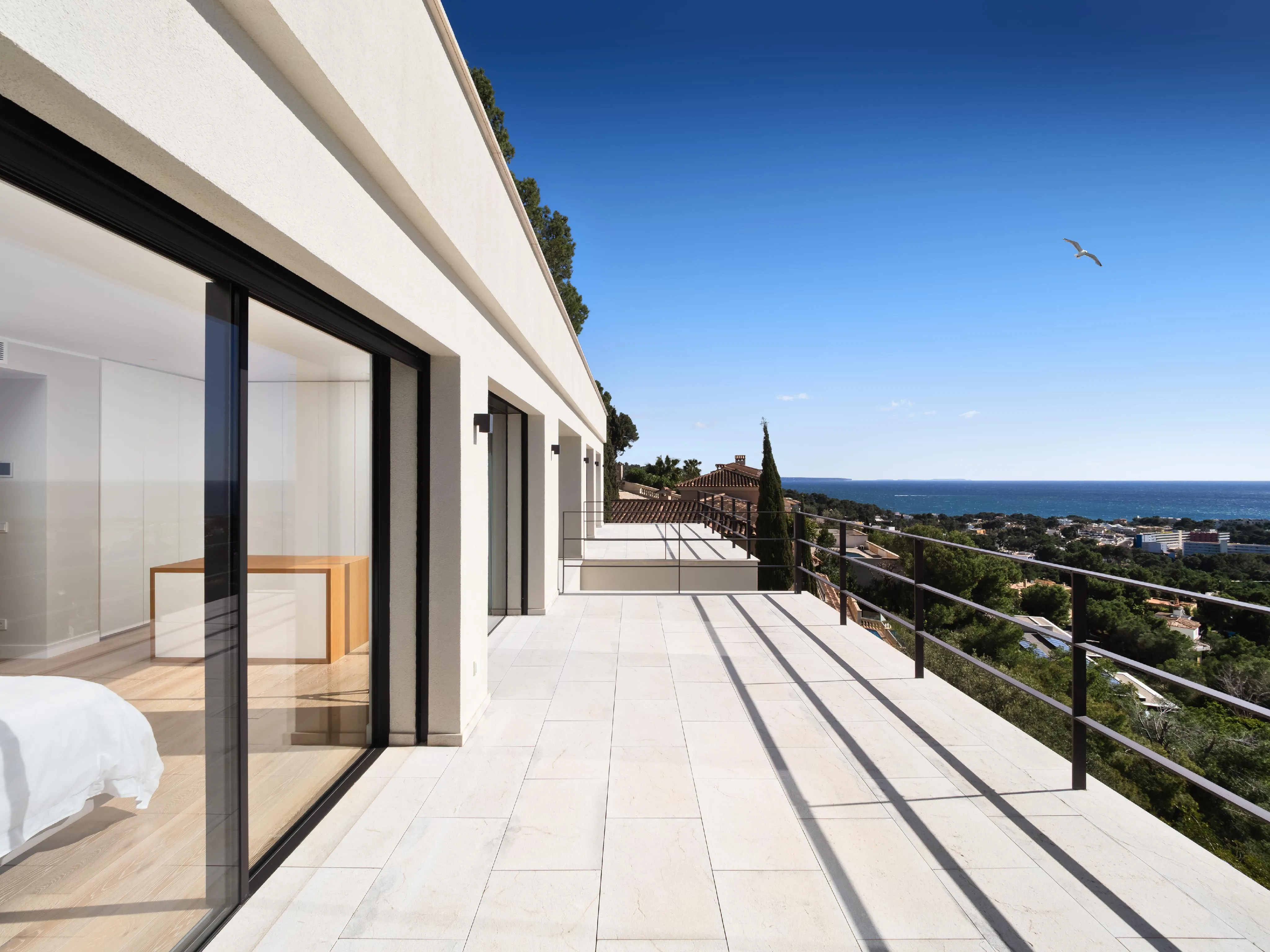 Villa exclusiva totalmente renovada en una ubicación privilegiada en Costa d'en Blanes.-13