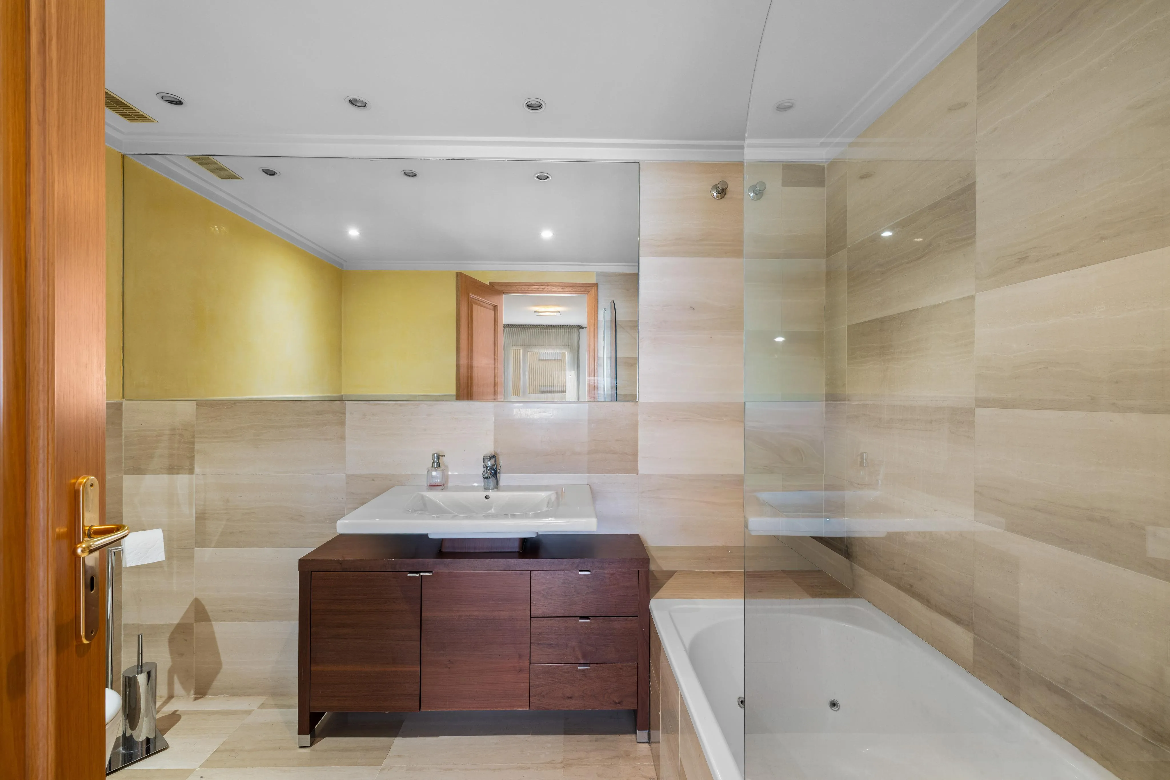 Spacious family apartment with terrace and parking in Son Espanyolet-11