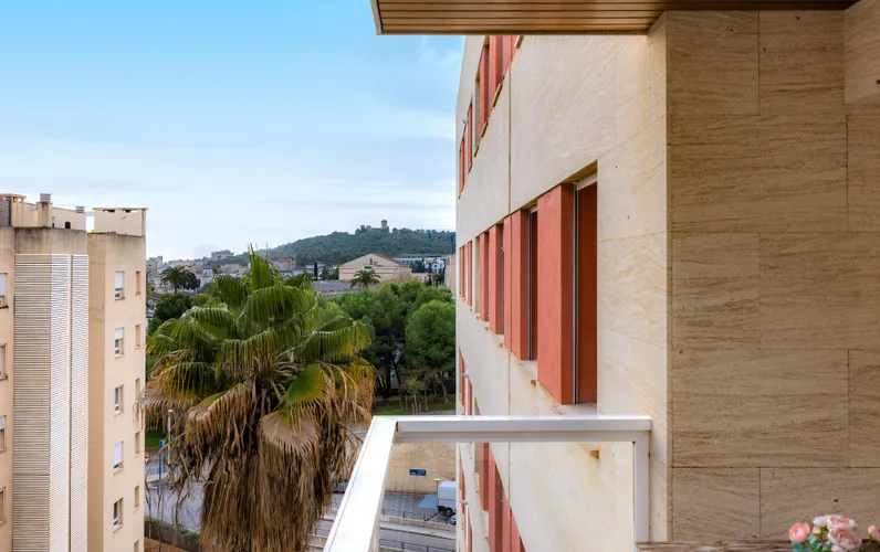 Spacious family apartment with terrace and parking in Son Espanyolet