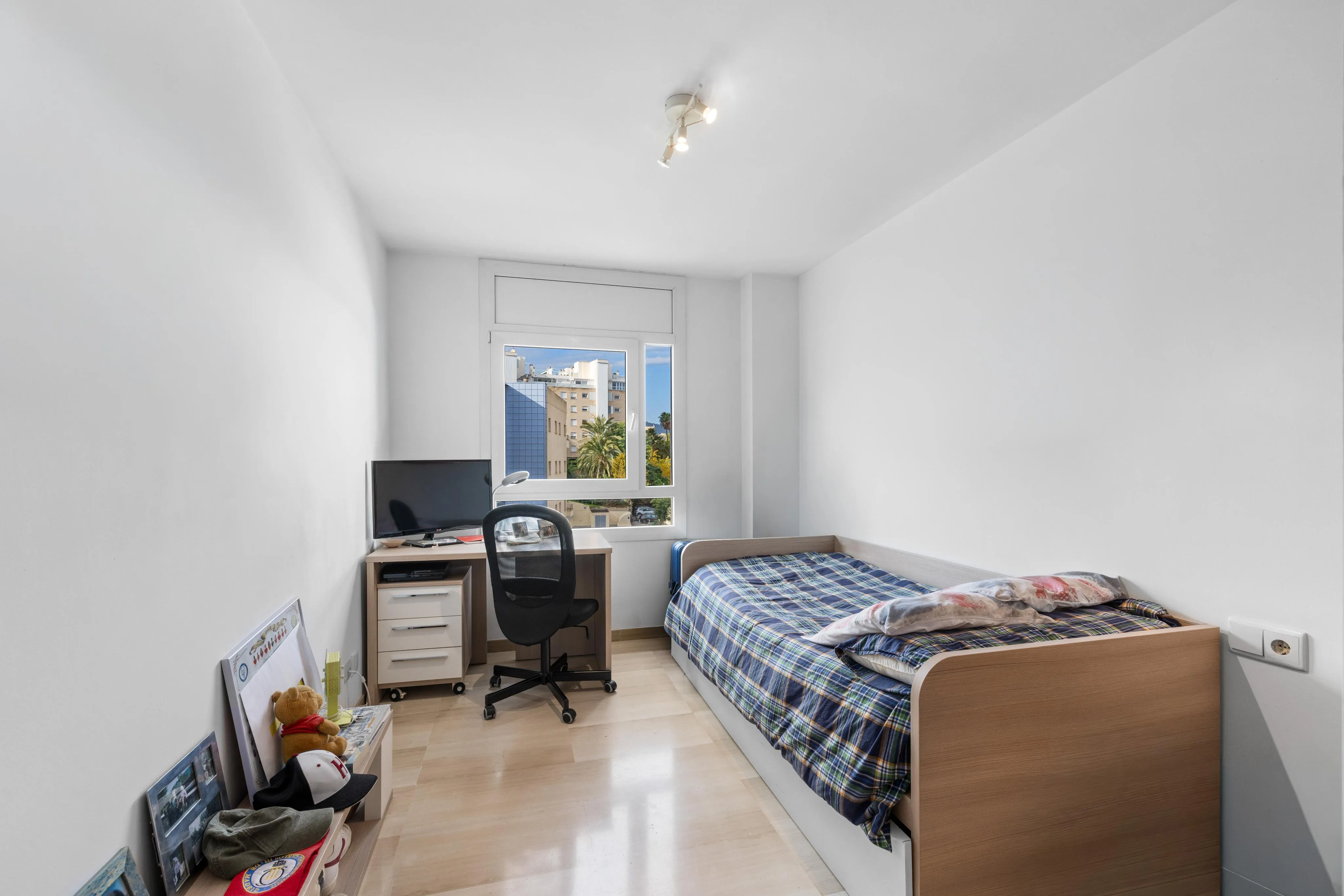 Spacious family apartment with terrace and parking in Son Espanyolet-8