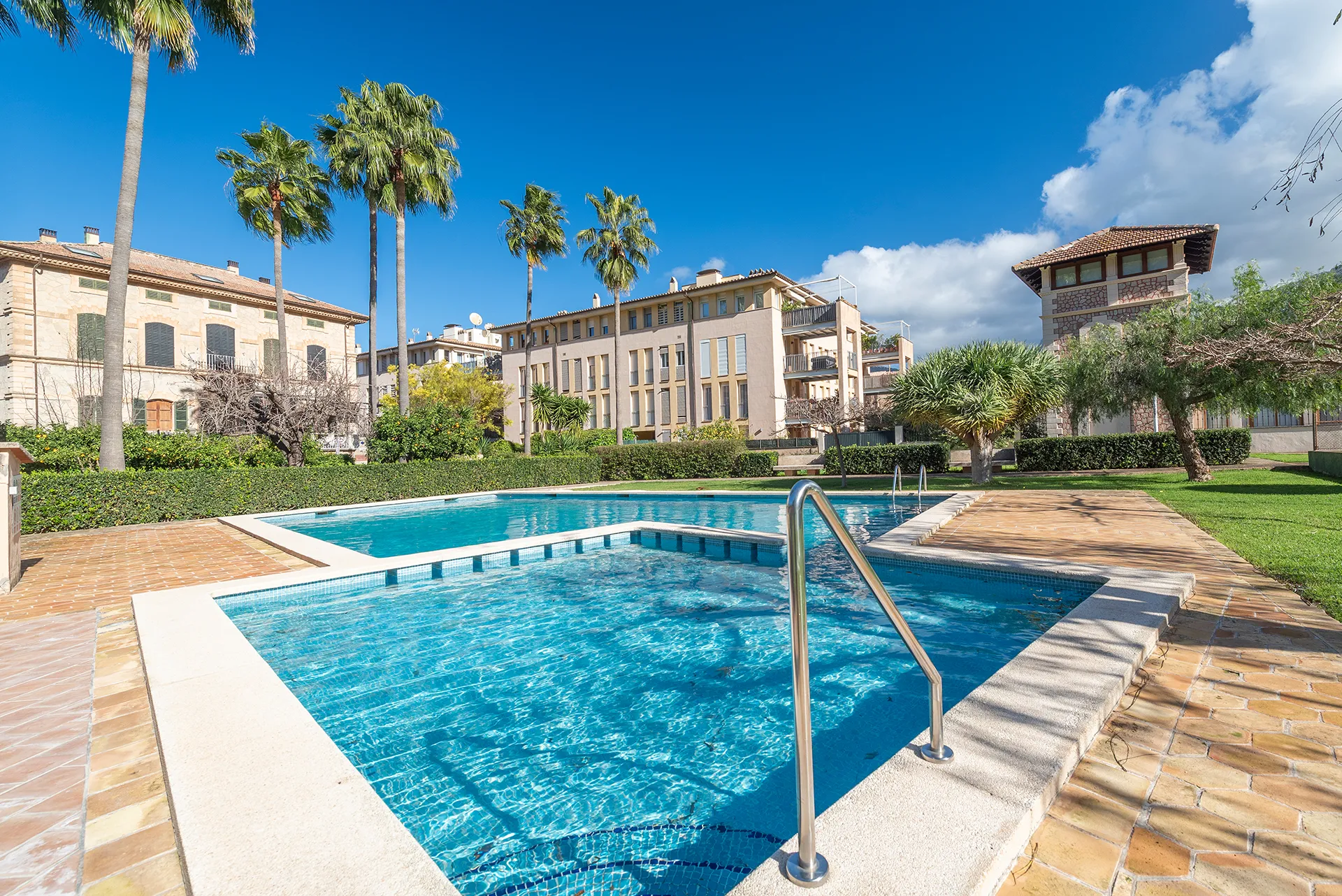 Ljus lägenhet med terrass, pool och utsikt i hjärtat av Sóller-1