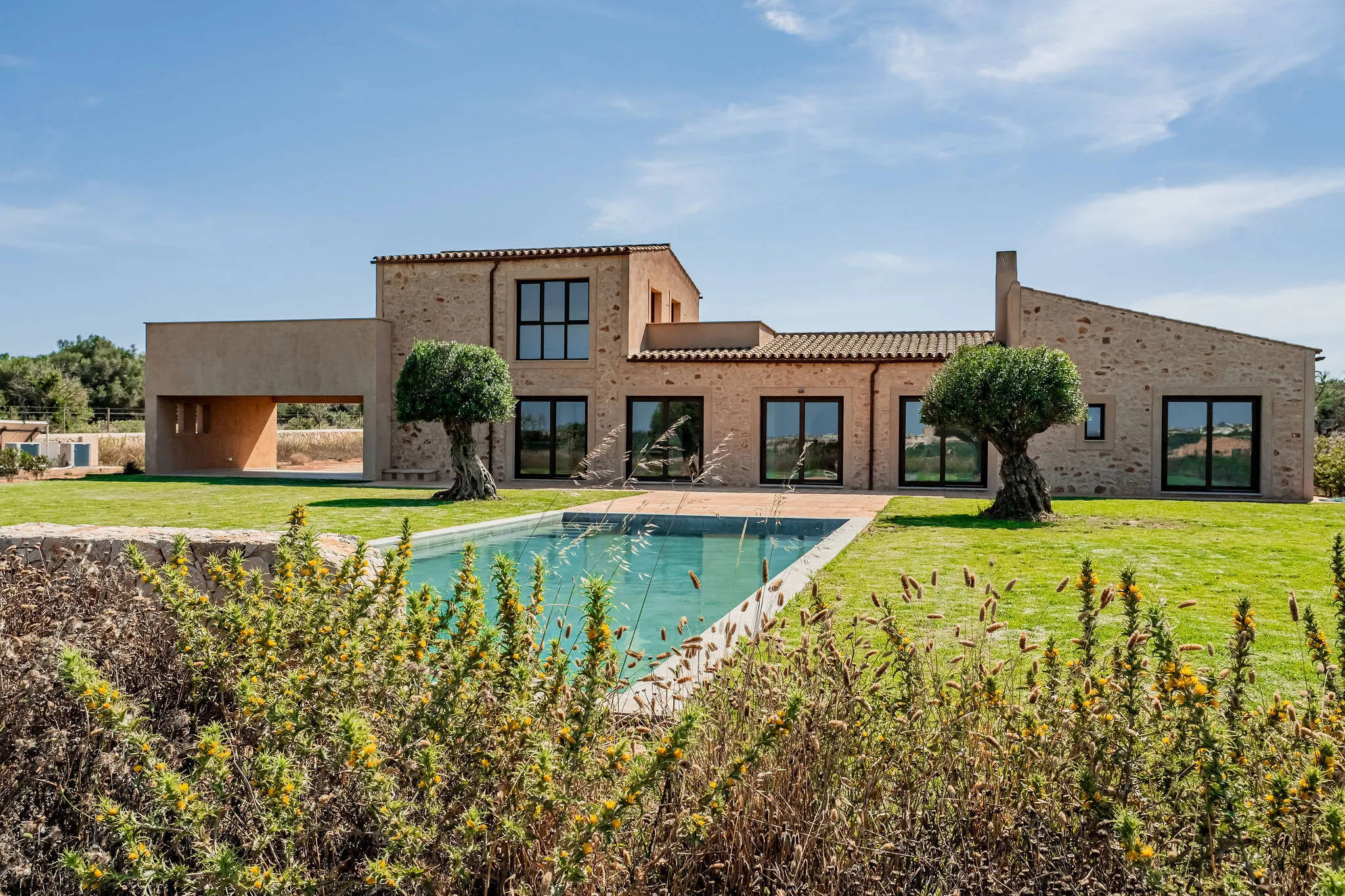 Hermosa finca nueva con encanto mediterráneo-1