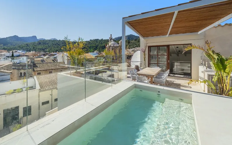 Fantastiskt radhus med takterrass, pool och garage