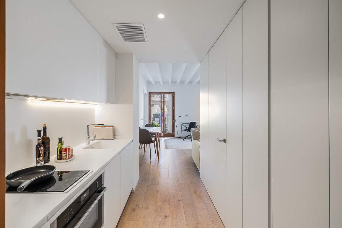High-quality Old Town apartment with balcony-12