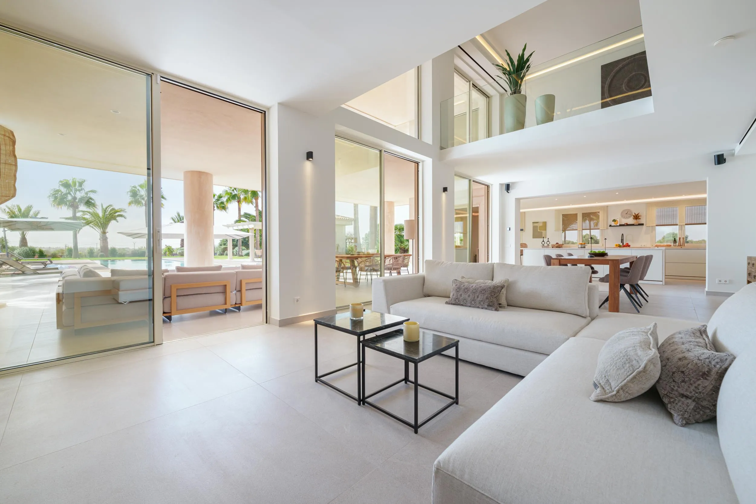 Peace and luxury: your property with panoramic views-12