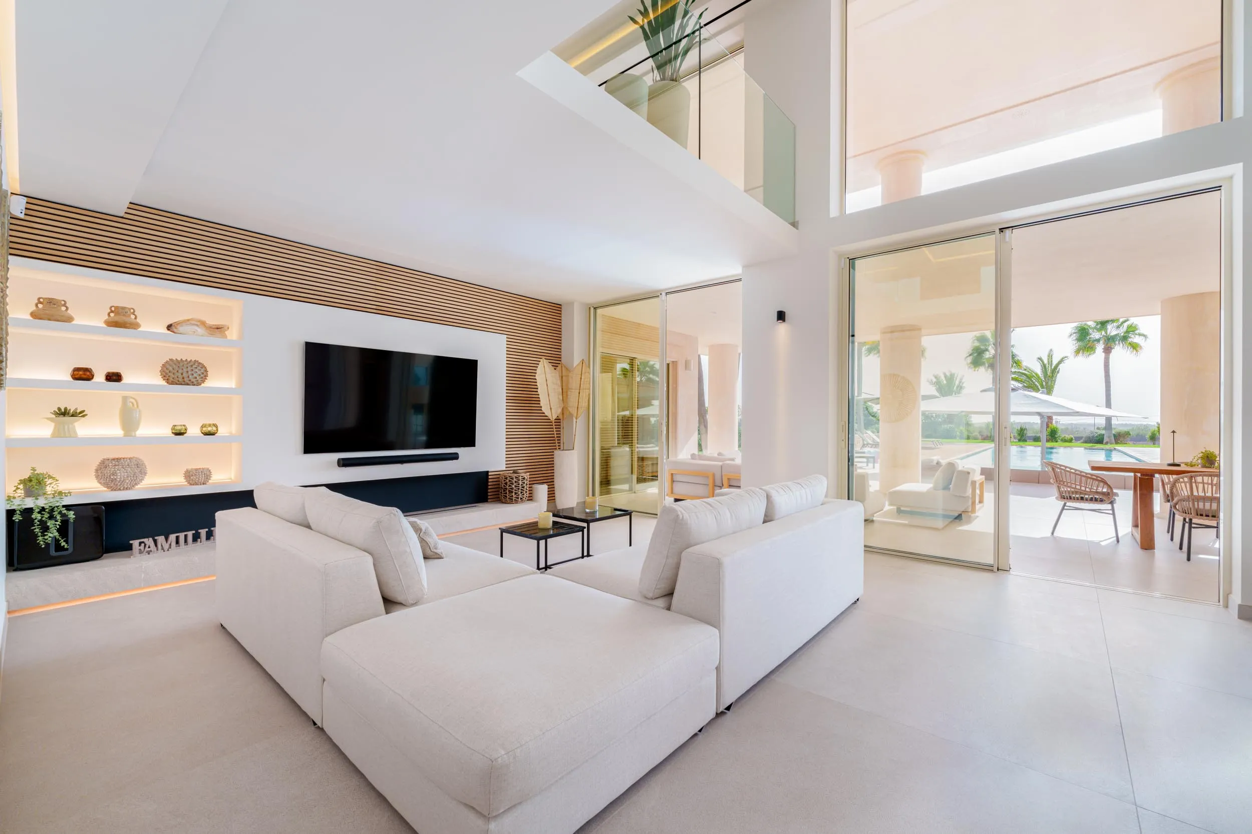 Peace and luxury: your property with panoramic views-7