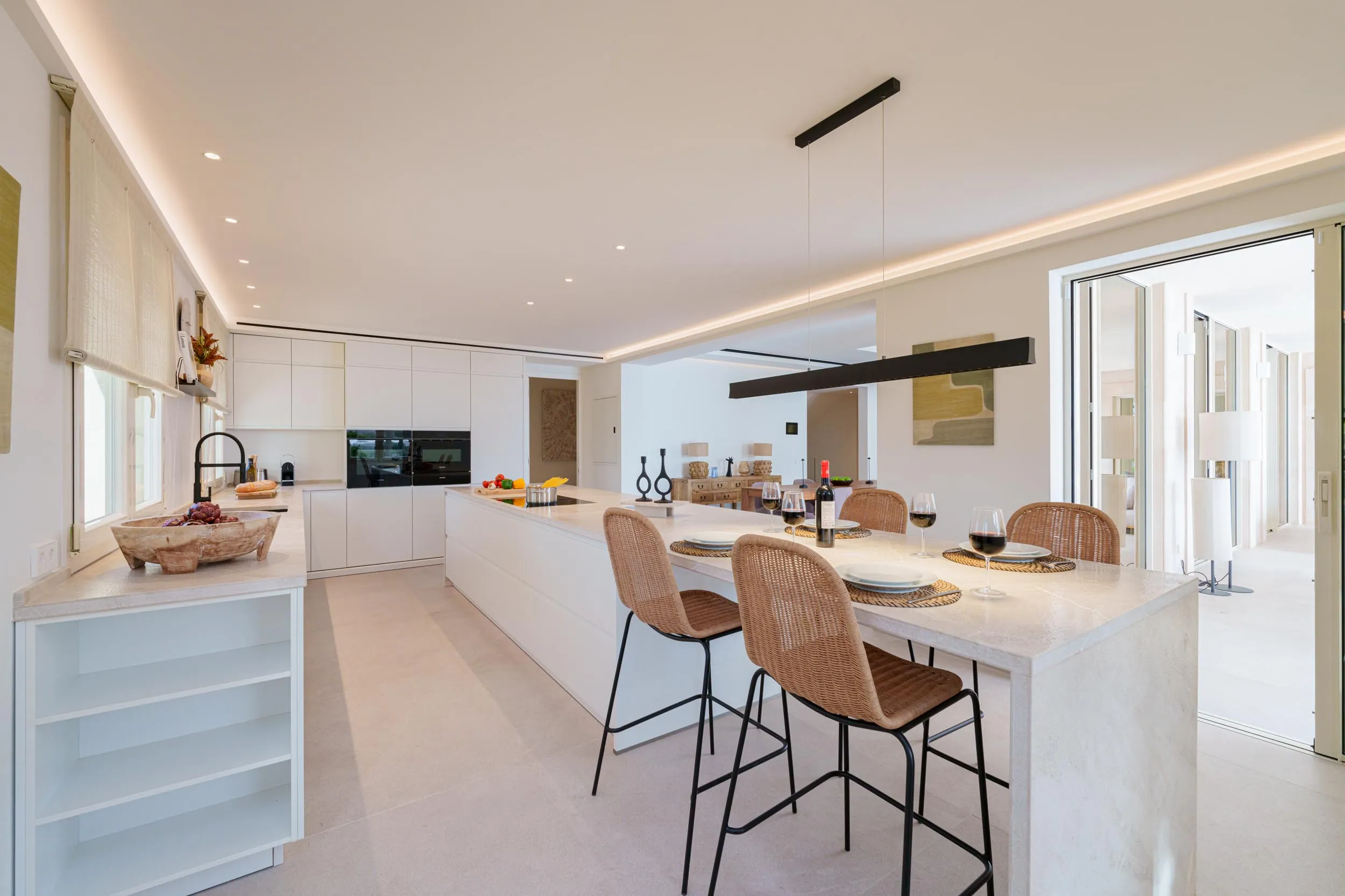 Peace and luxury: your property with panoramic views-10