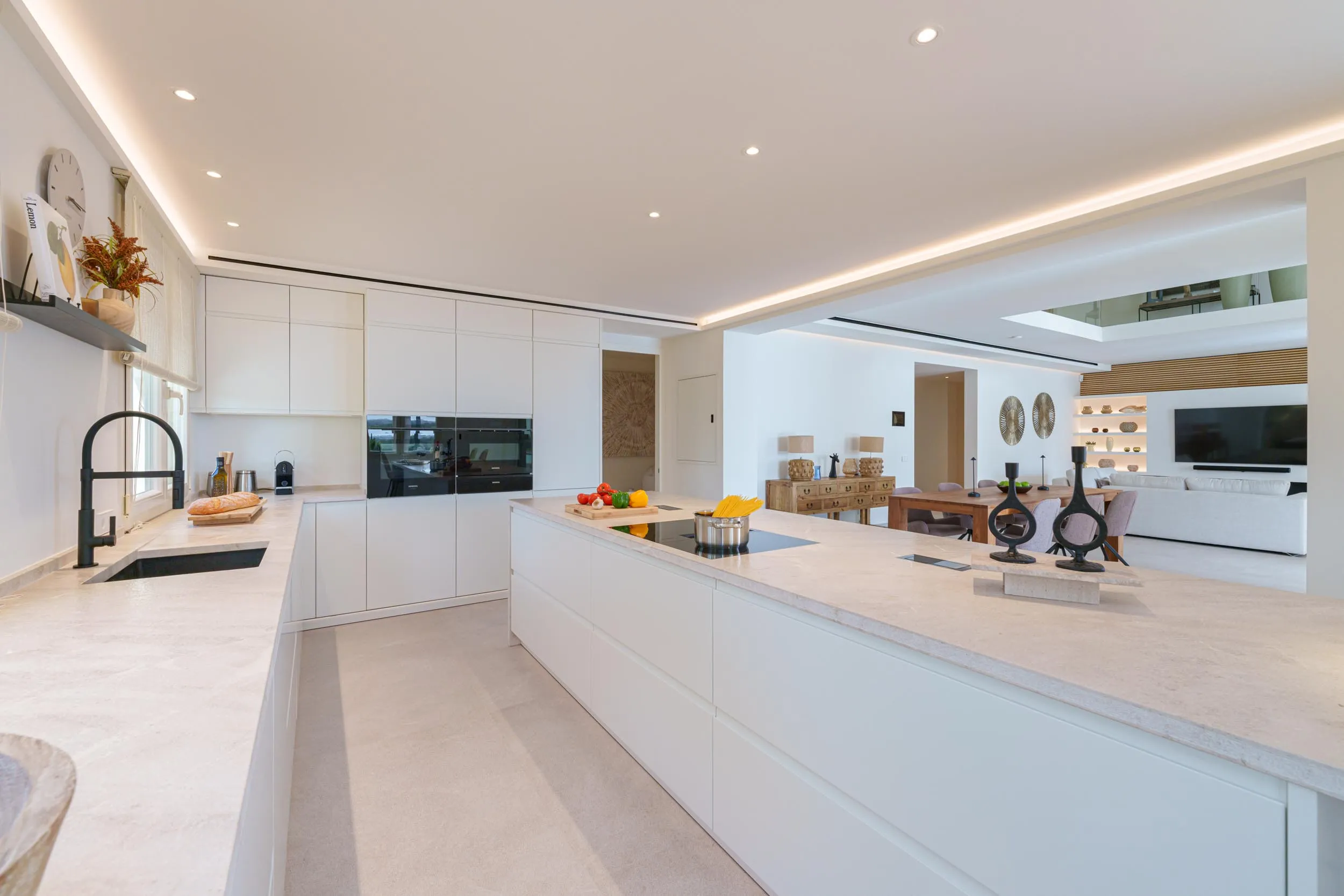 Peace and luxury: your property with panoramic views-9