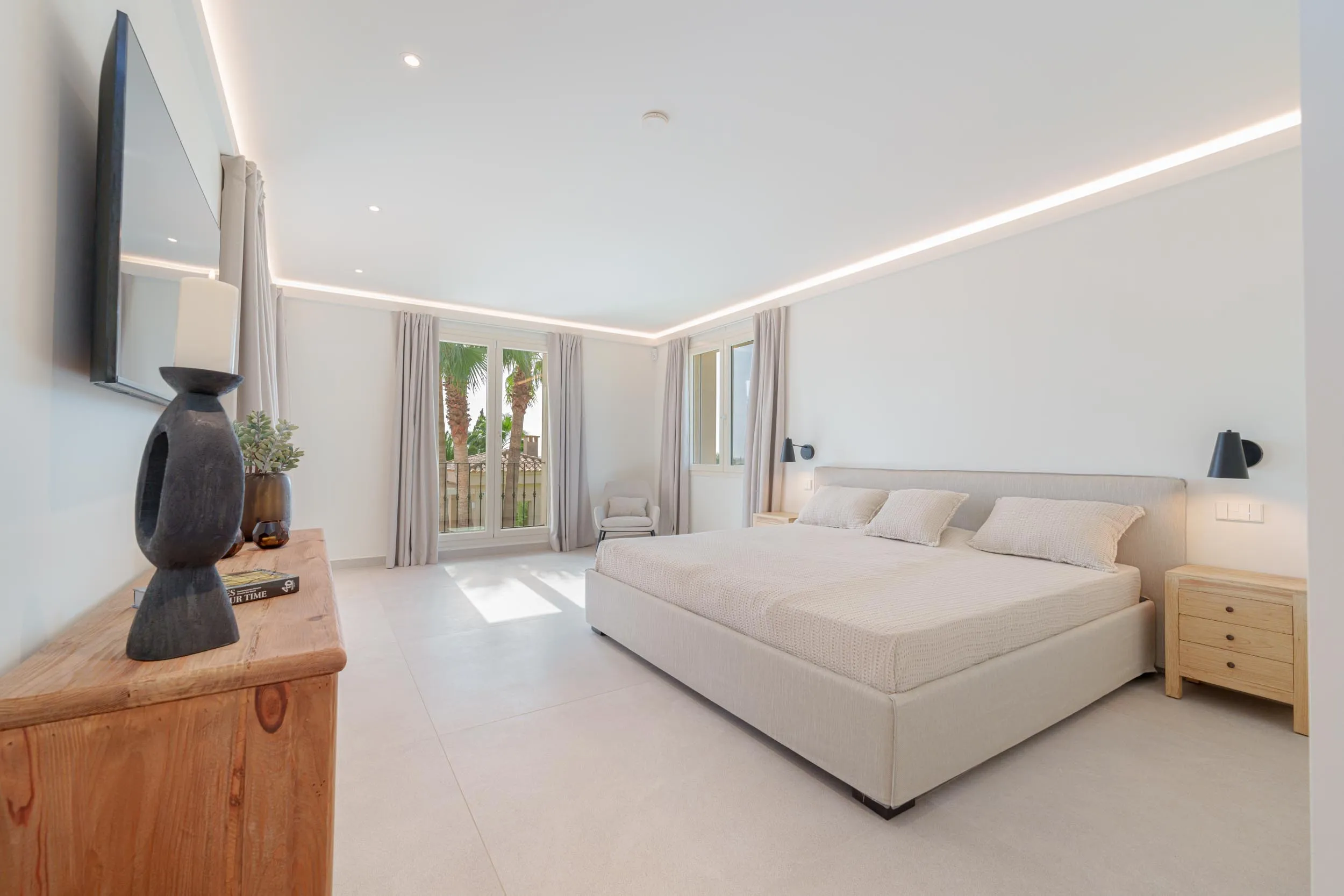 Peace and luxury: your property with panoramic views-13