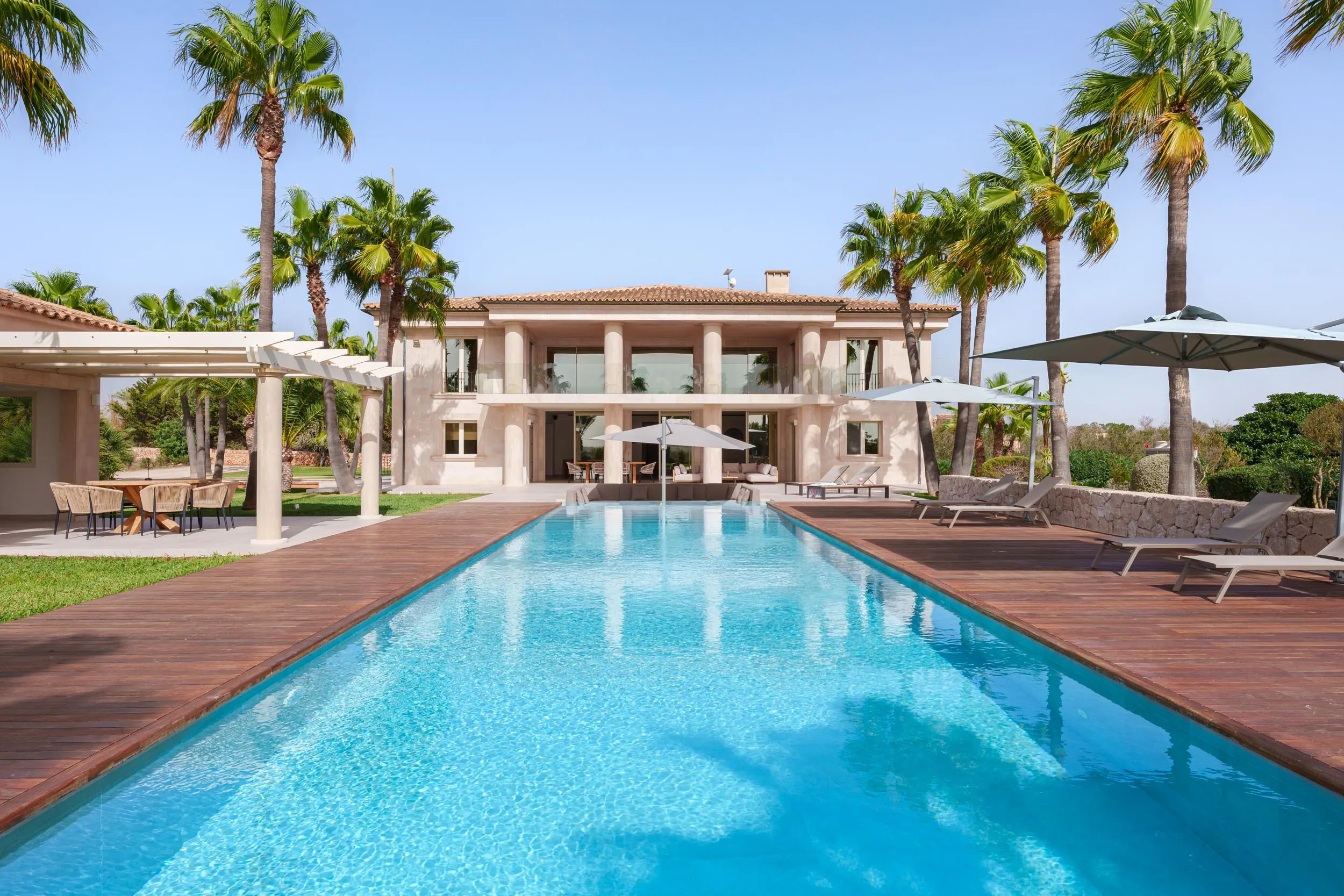 Peace and luxury: your property with panoramic views-1