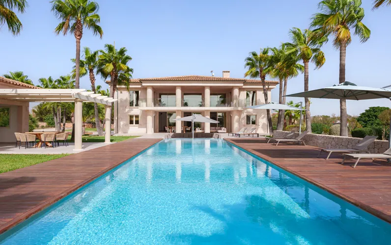 Peace and luxury: your property with panoramic views