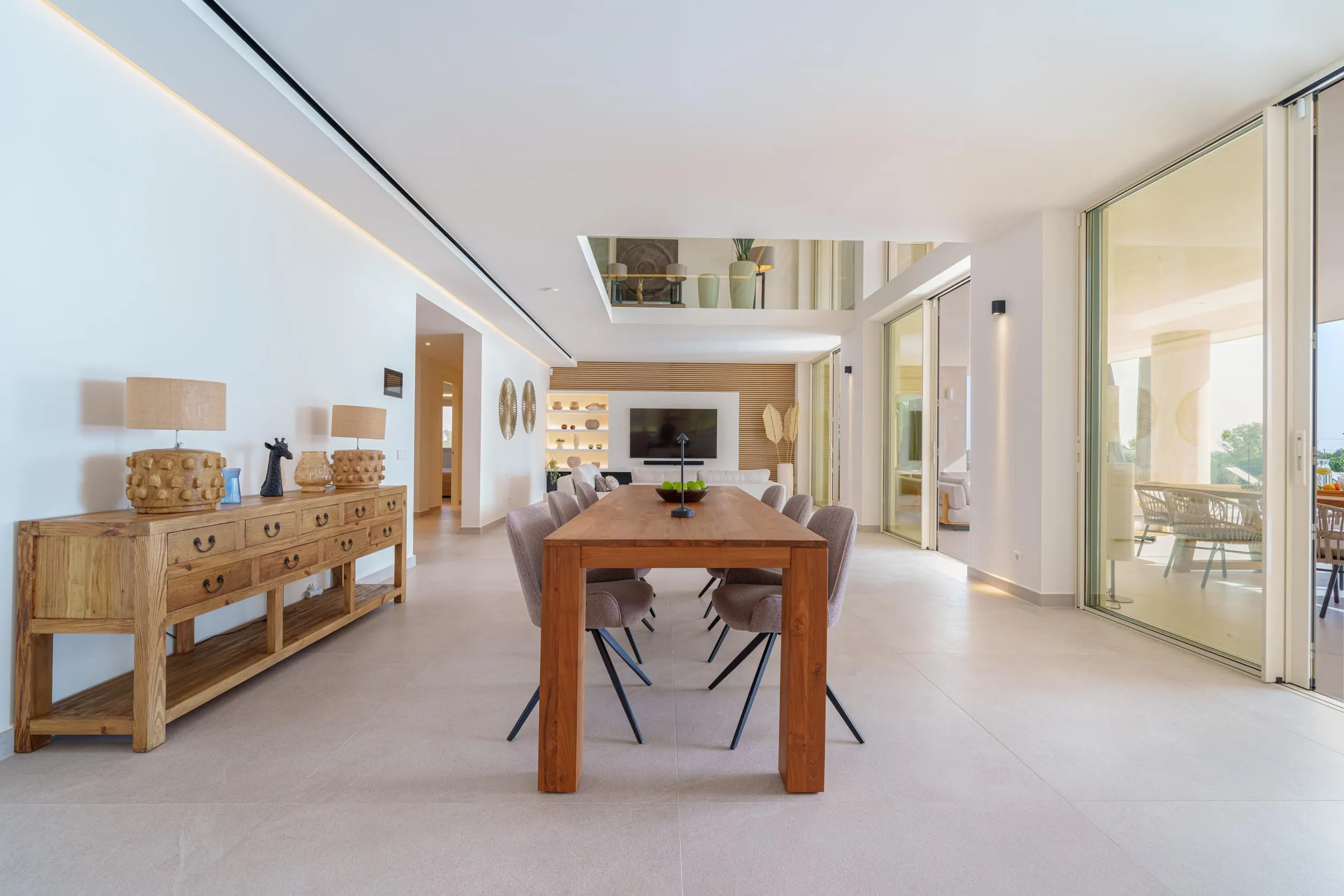 Peace and luxury: your property with panoramic views-8