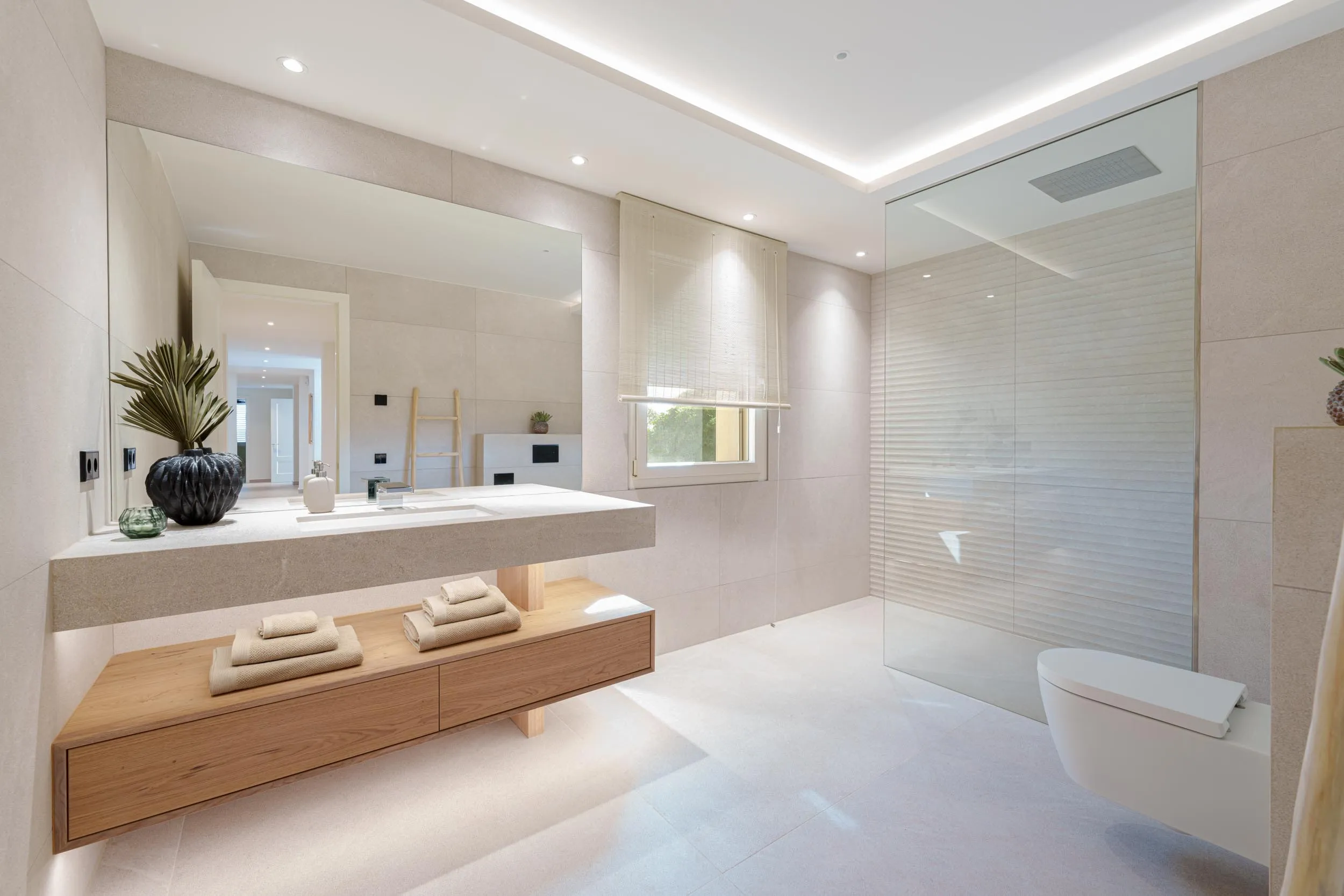 Tranquilidad y lujo: su propiedad con vistas panorámicas-14