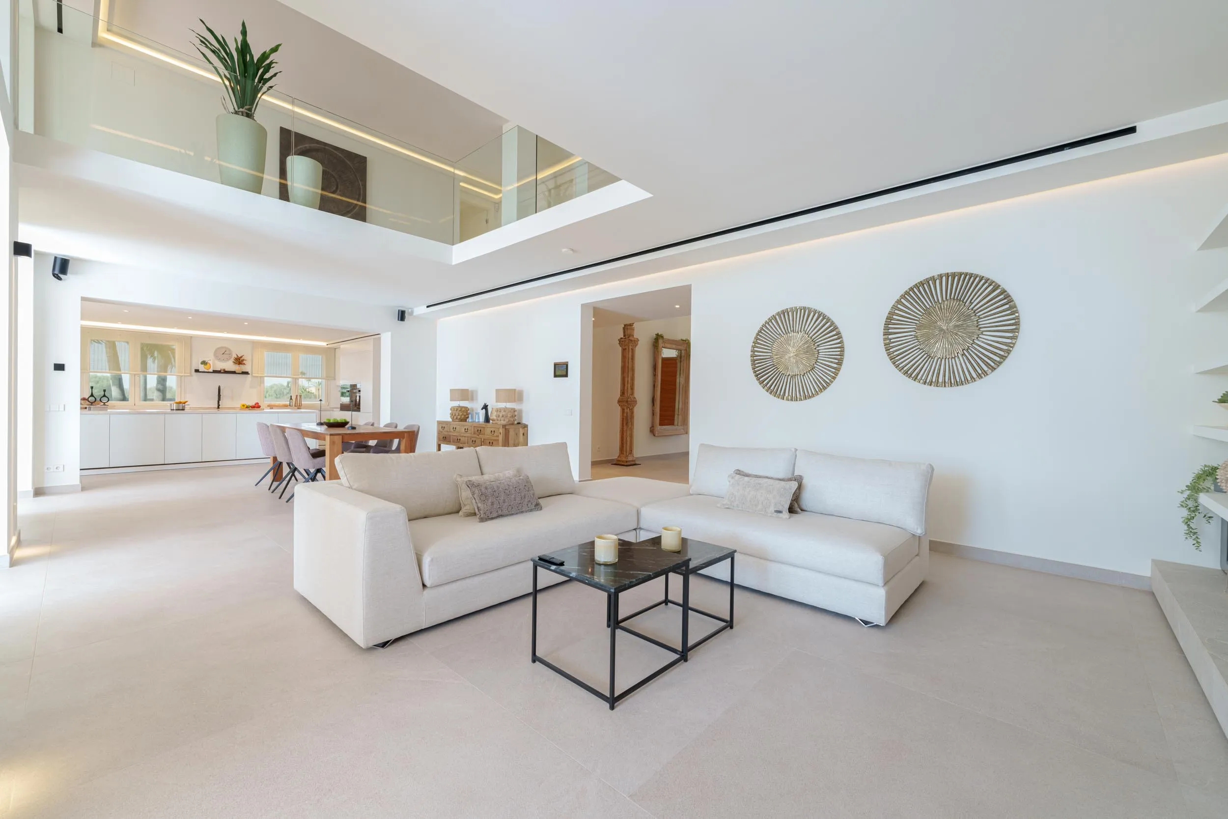 Peace and luxury: your property with panoramic views-6