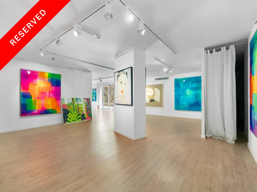 Galería de Arte Consolidada en el Casco Antiguo de Palma – Uso Versátil-1