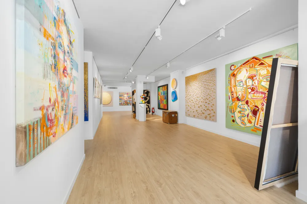 Galería de Arte Consolidada en el Casco Antiguo de Palma – Uso Versátil-3