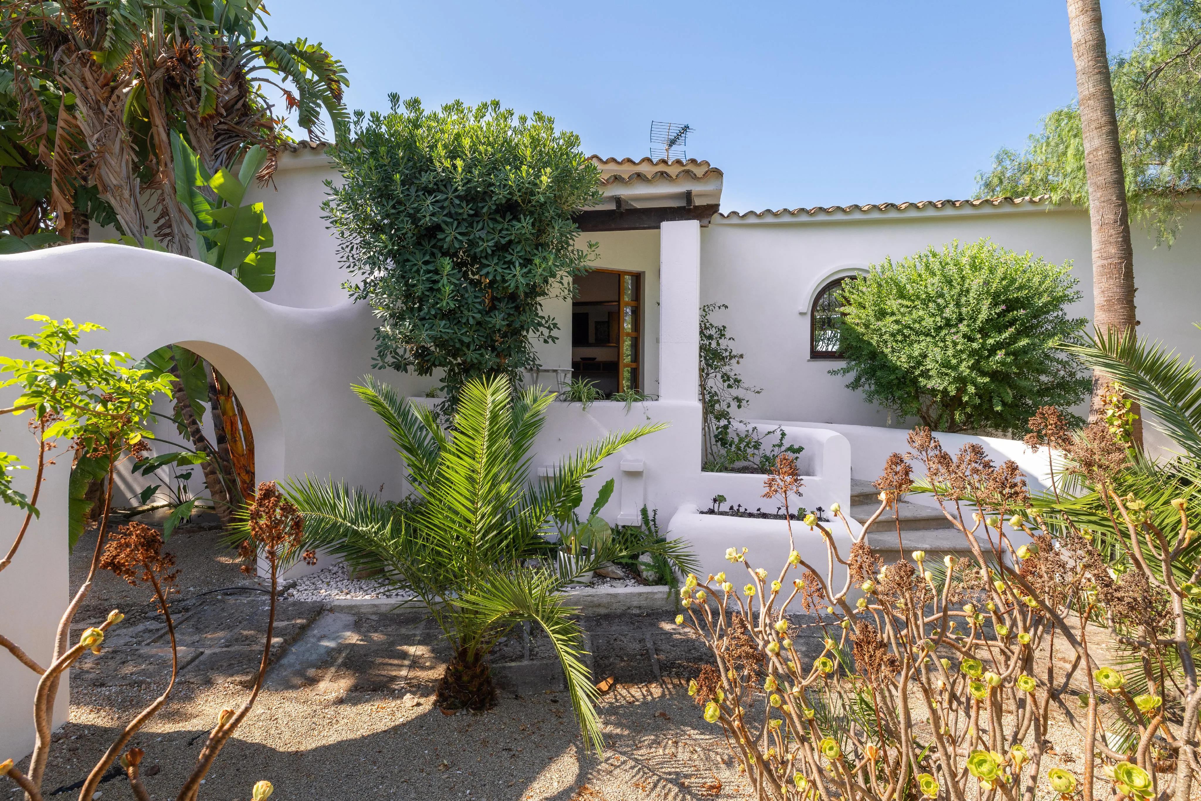 Villa rénovée avec vue panoramique sur la baie de Palma-17