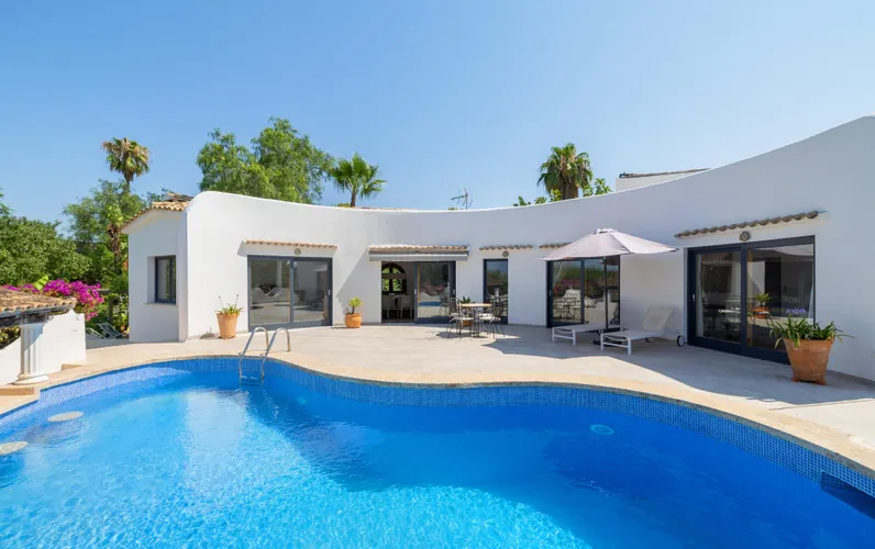 Villa reformada con vistas panorámicas a la bahía de Palma