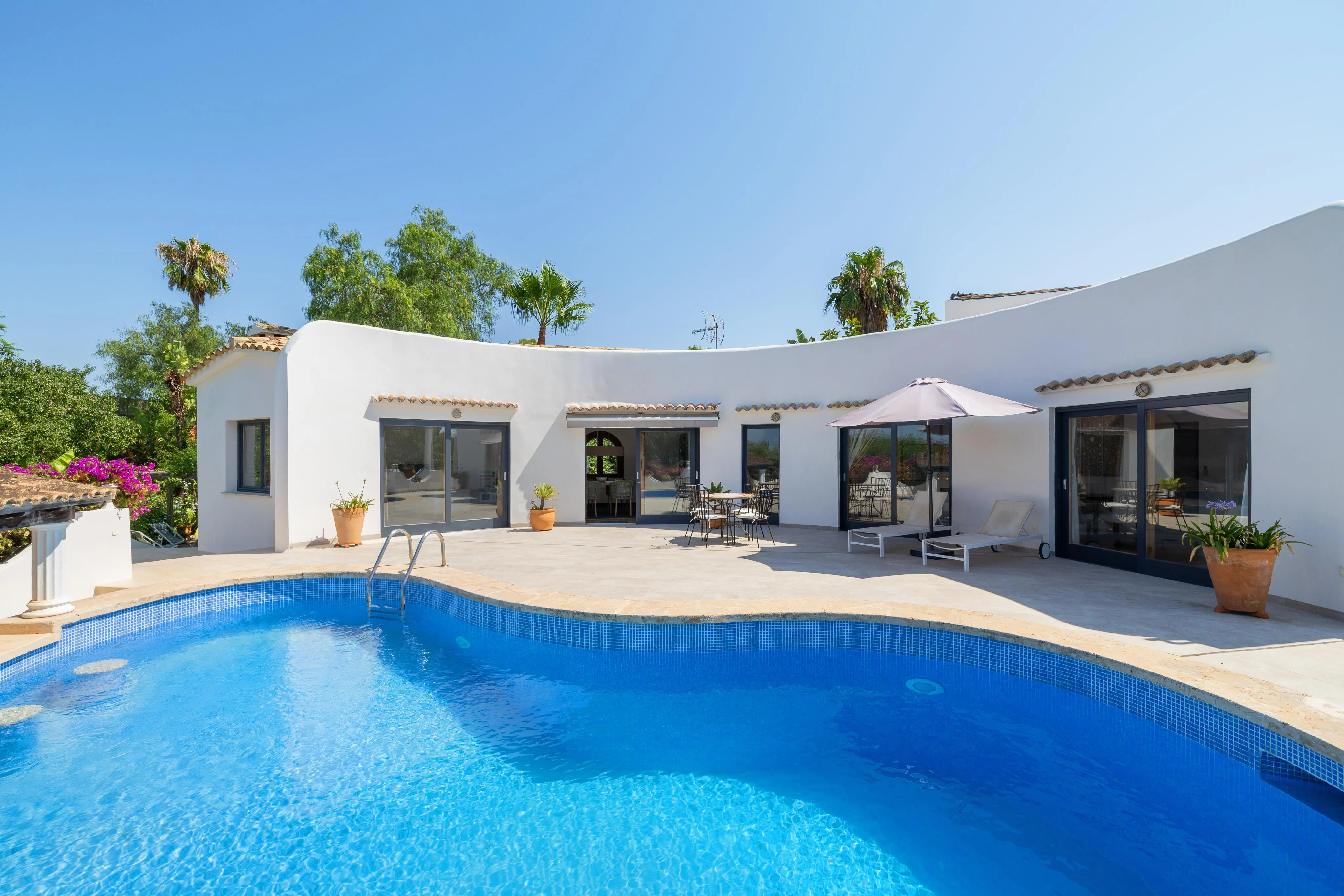 Villa rénovée avec vue panoramique sur la baie de Palma-1