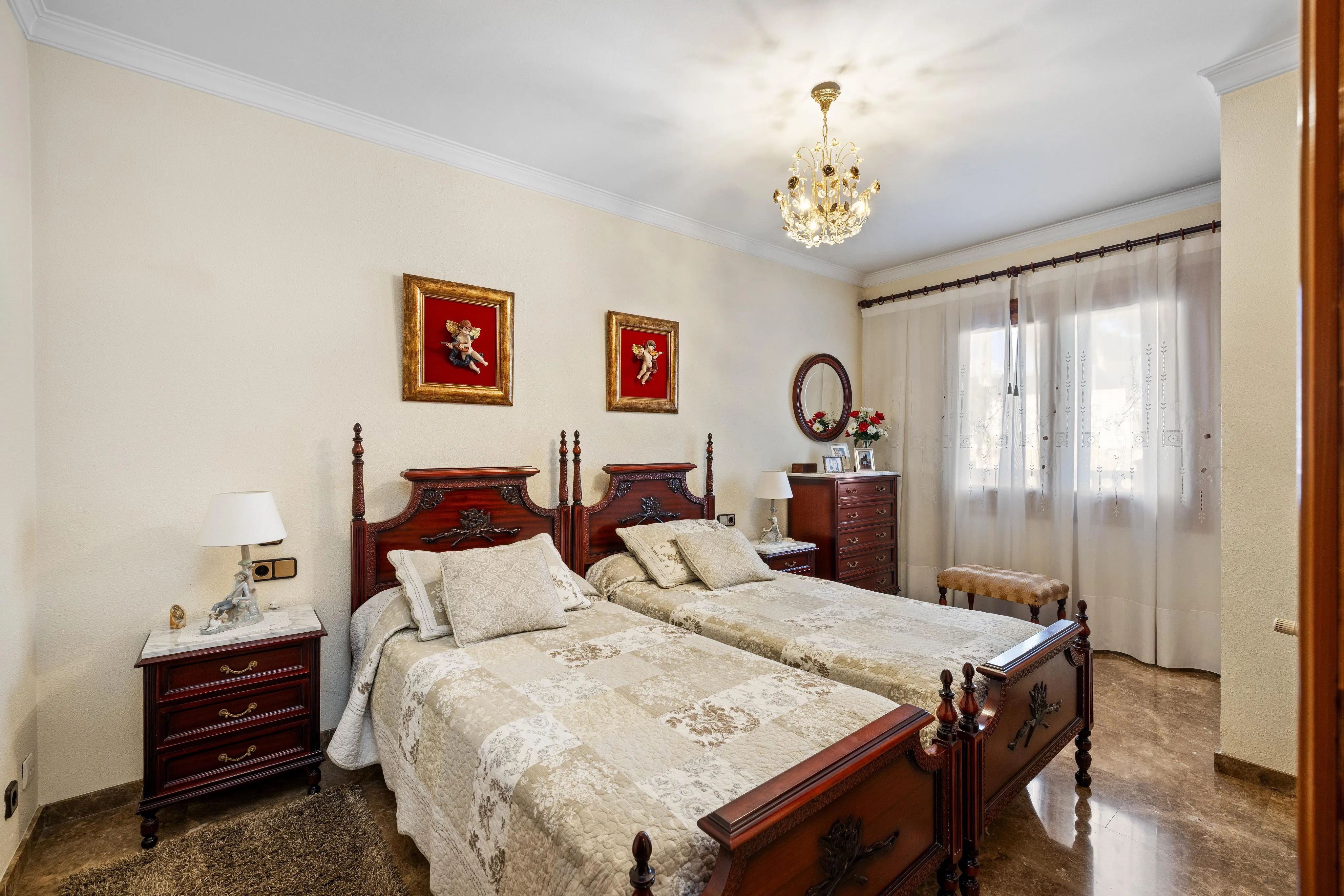 Espaiosa casa unifamiliar amb molt espai i comoditat-13