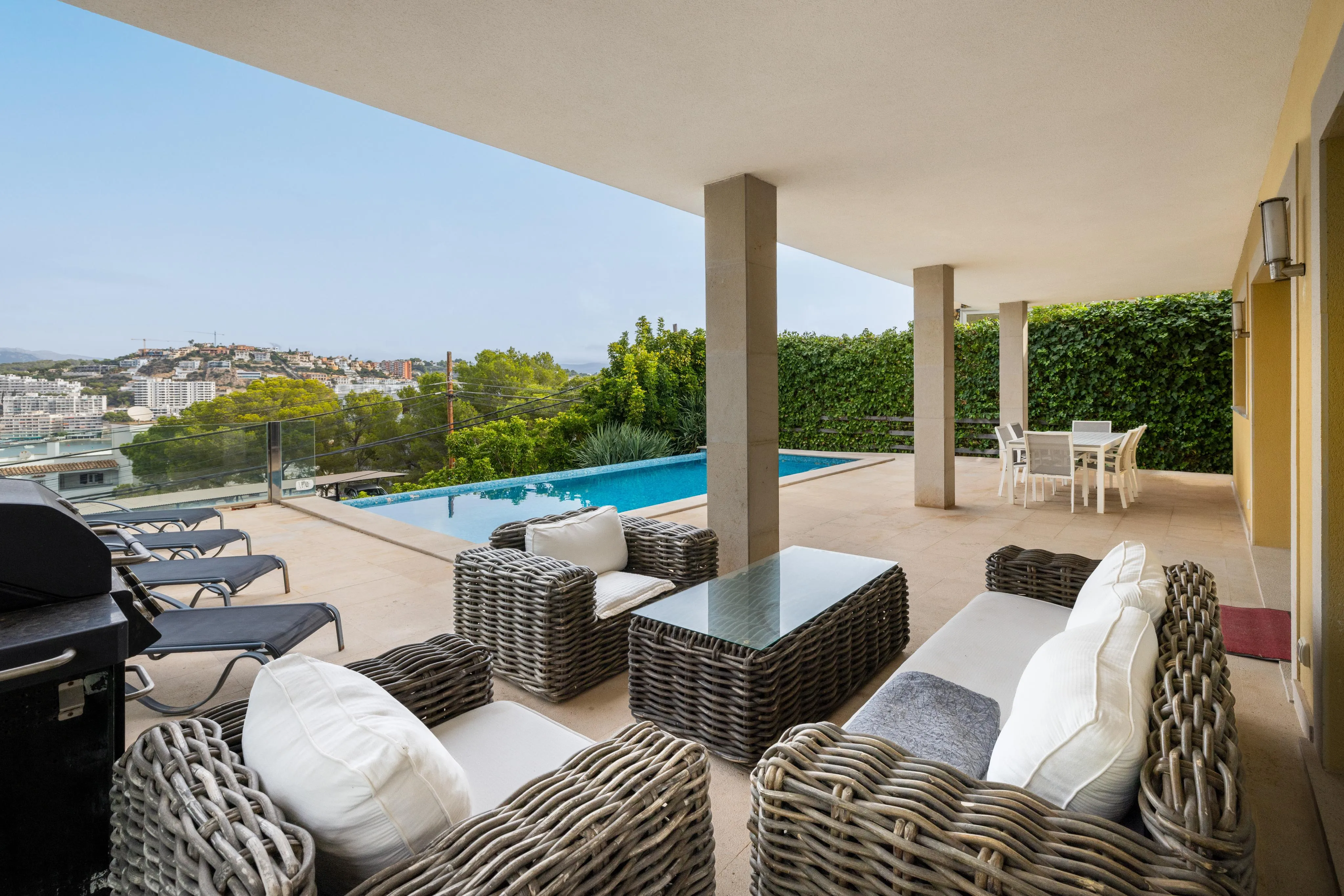 Family villa in Santa Ponsa-22