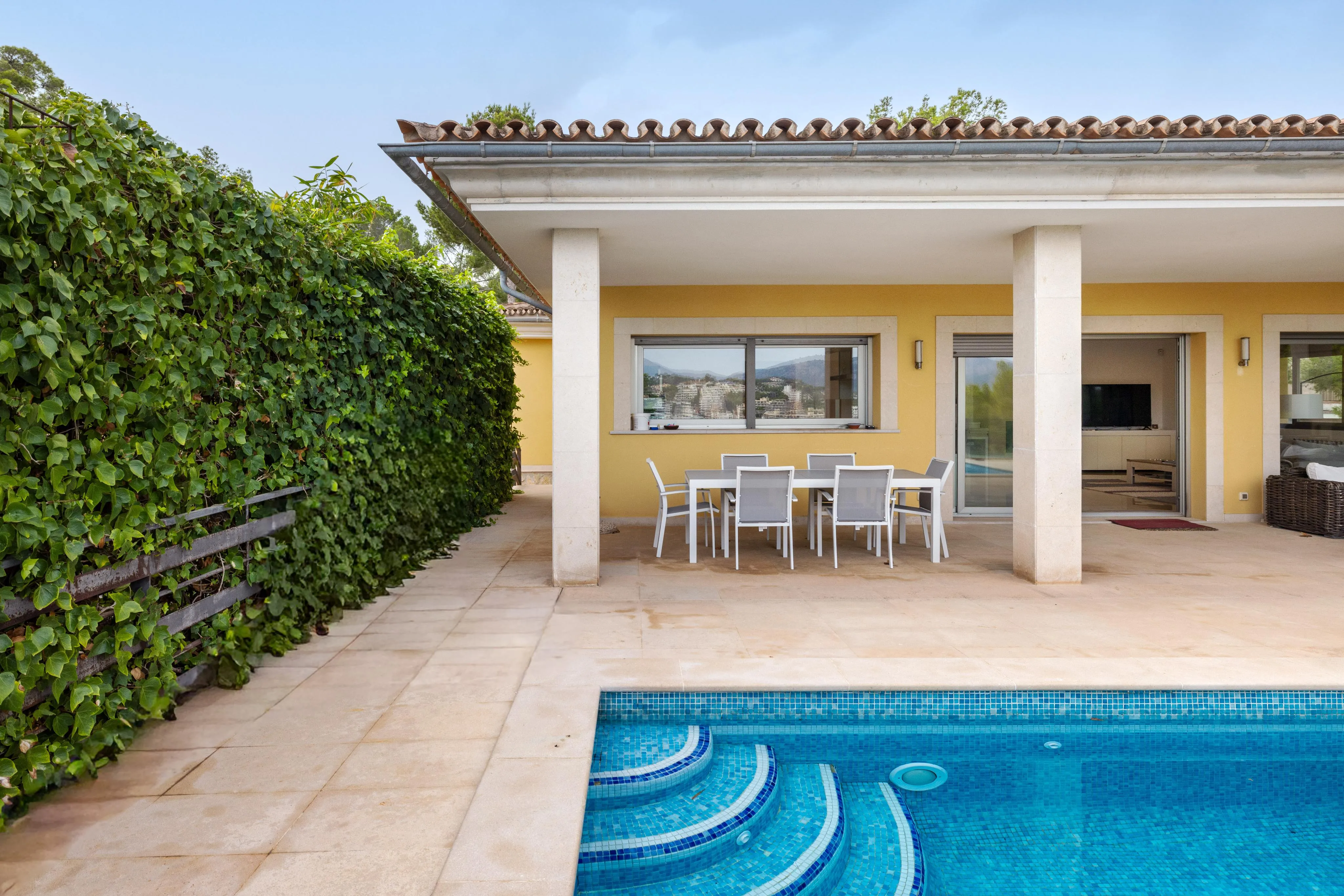 Family villa in Santa Ponsa-18