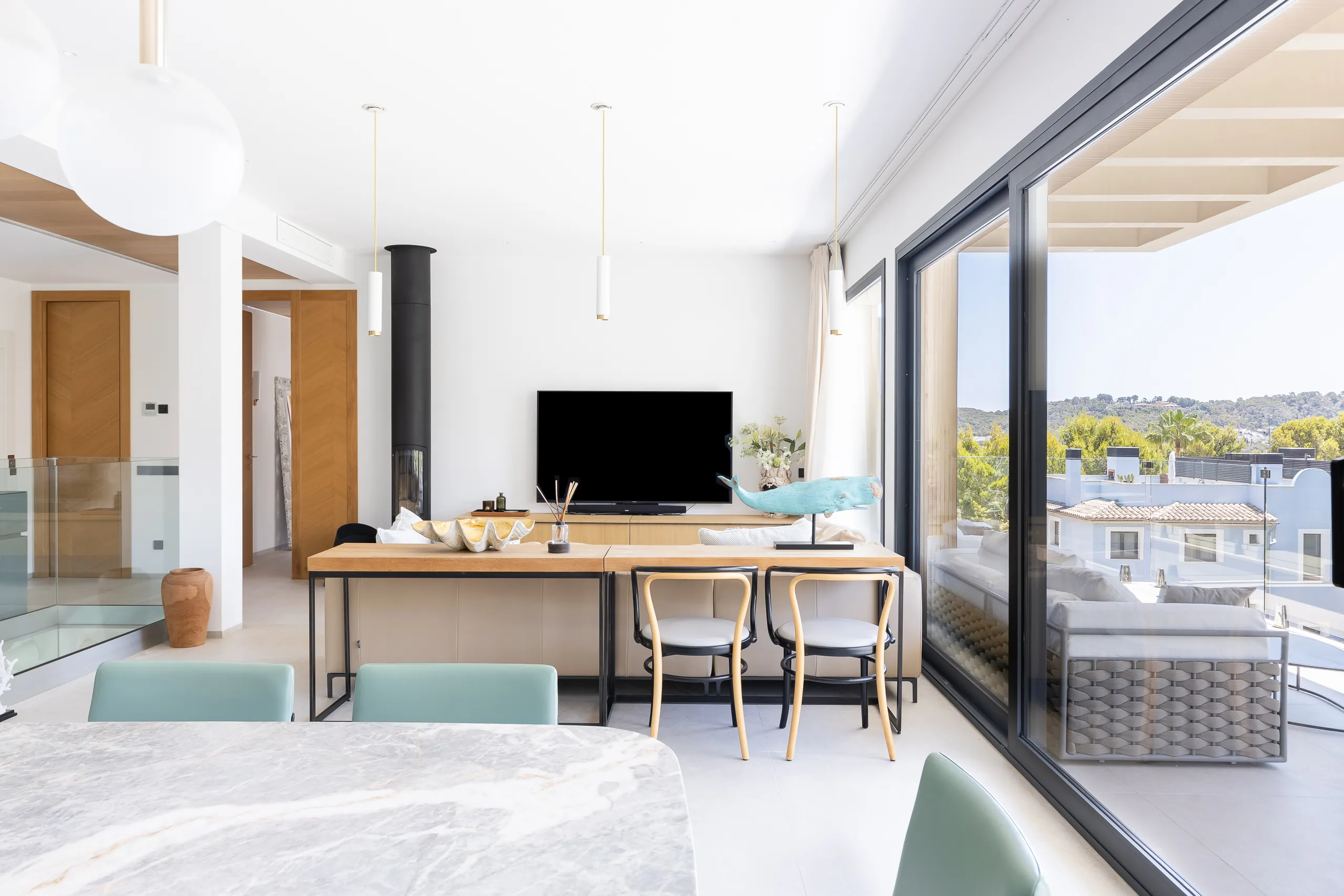 Modern house with pool in Camp de Mar-12