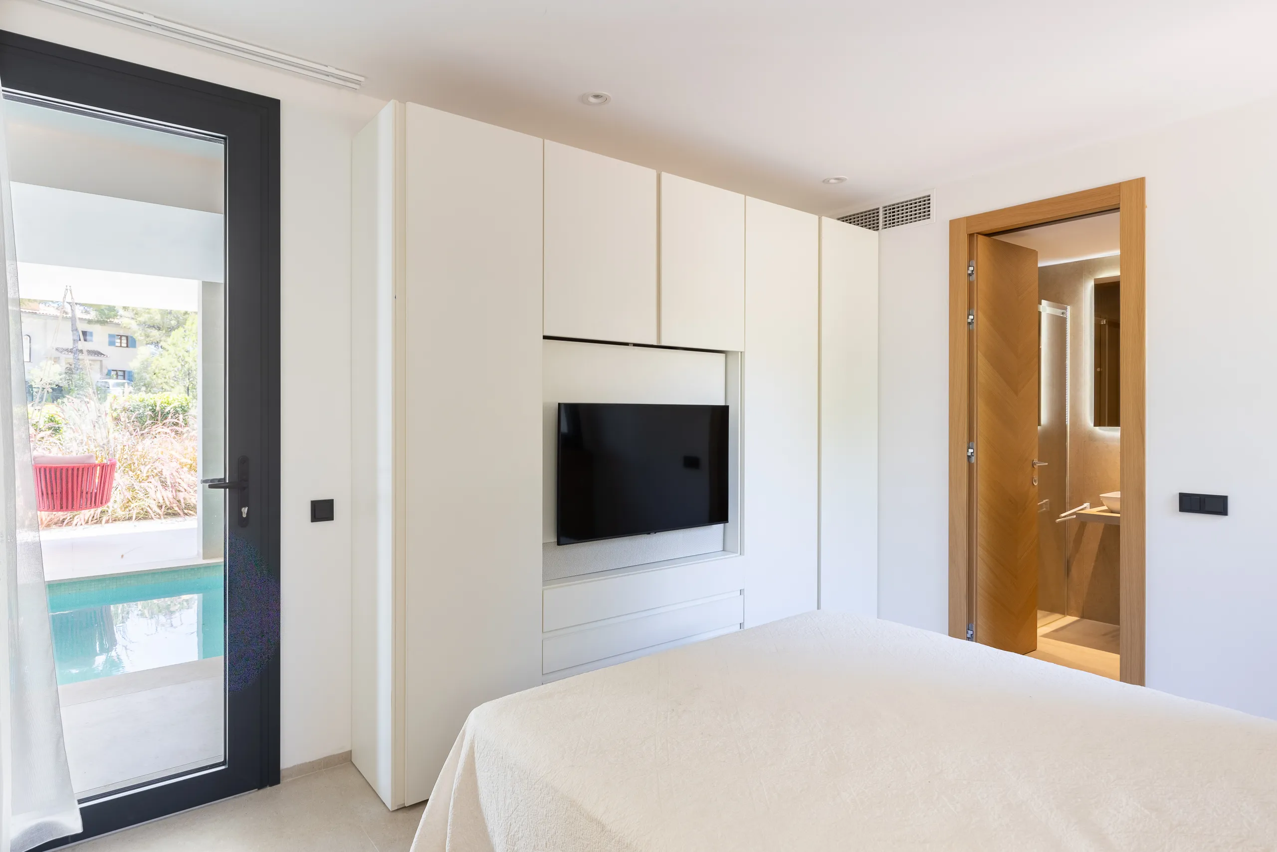 Modern house with pool in Camp de Mar-42