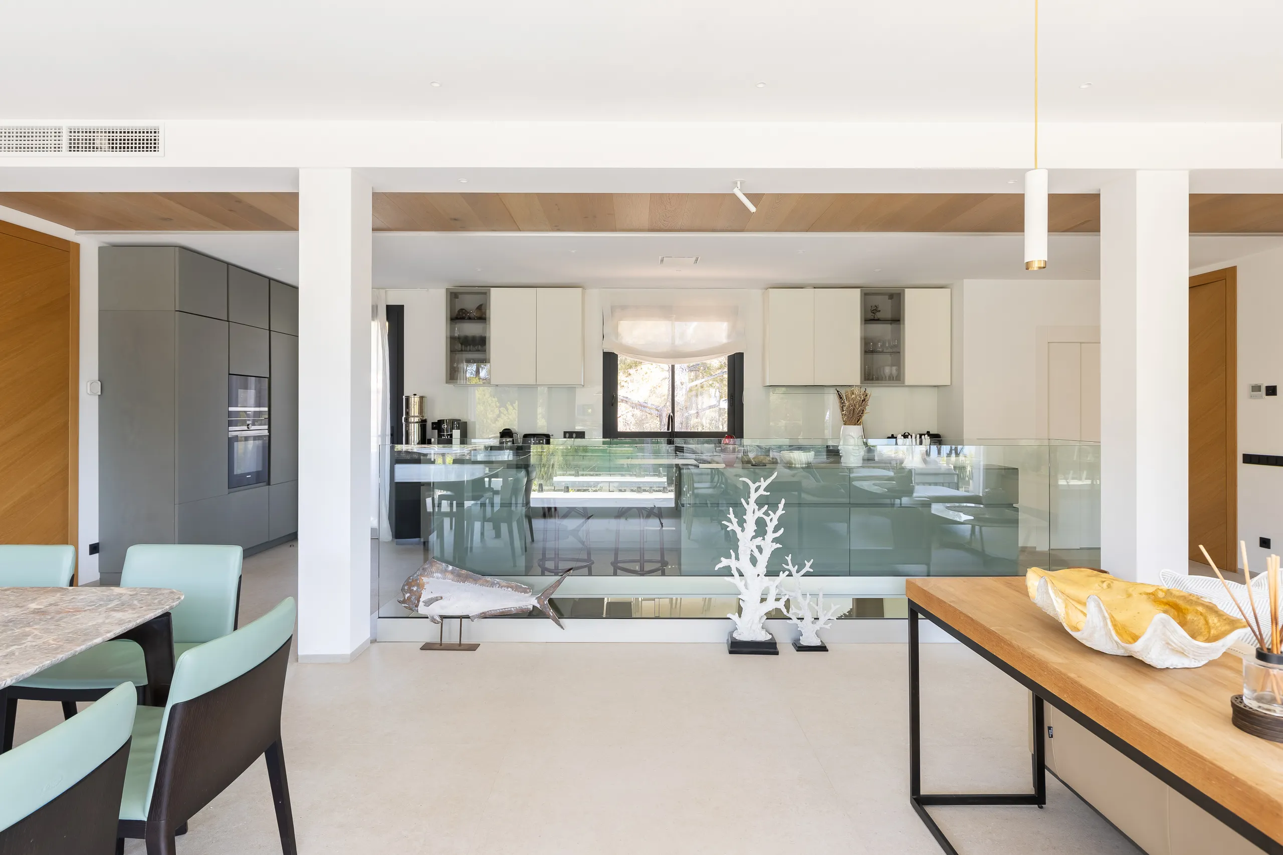 Modern house with pool in Camp de Mar-11