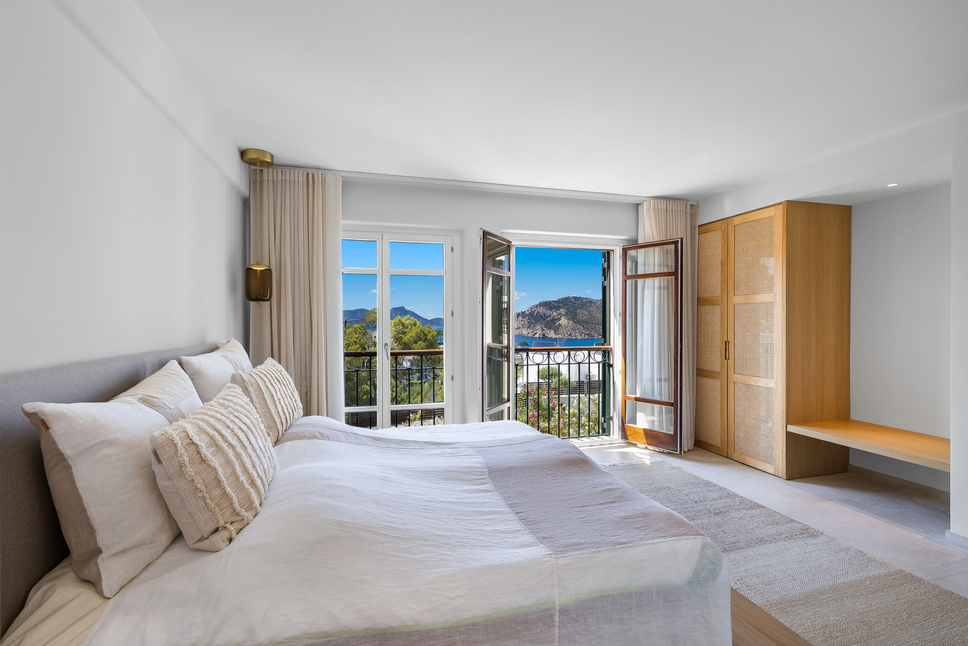 Mediterranean designer apartment with sea views and luxurious refurbishment in Port Andratx-22