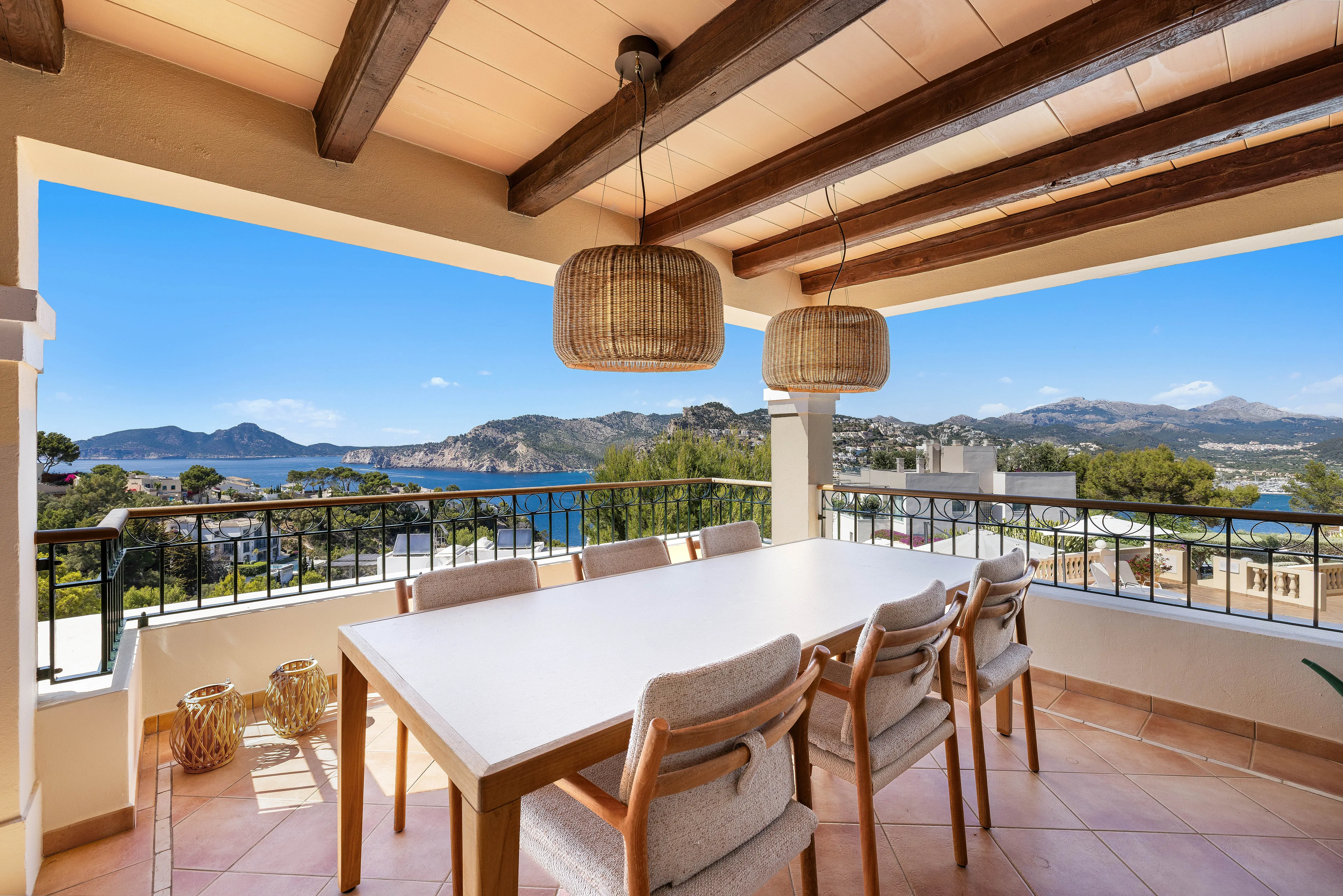 Mediterranean designer apartment with sea views and luxurious refurbishment in Port Andratx-15