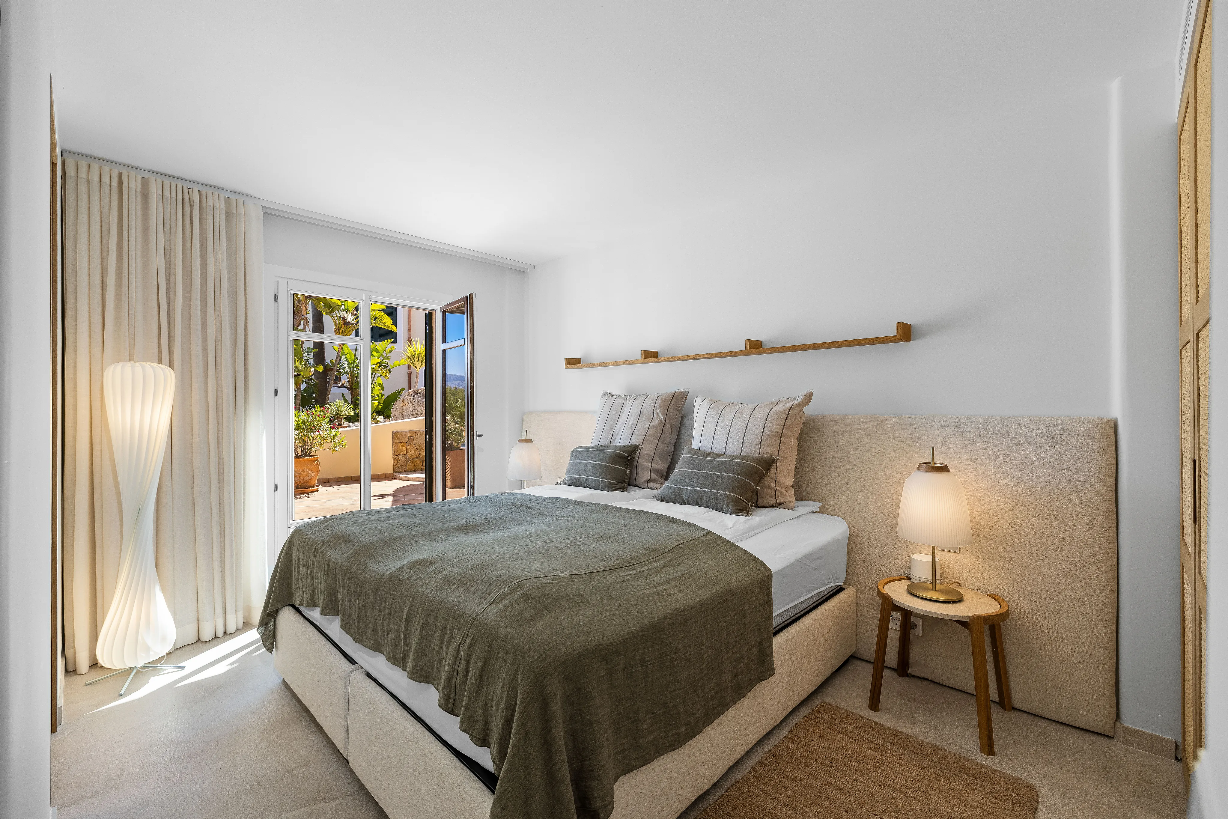 Mediterranean designer apartment with sea views and luxurious refurbishment in Port Andratx-11
