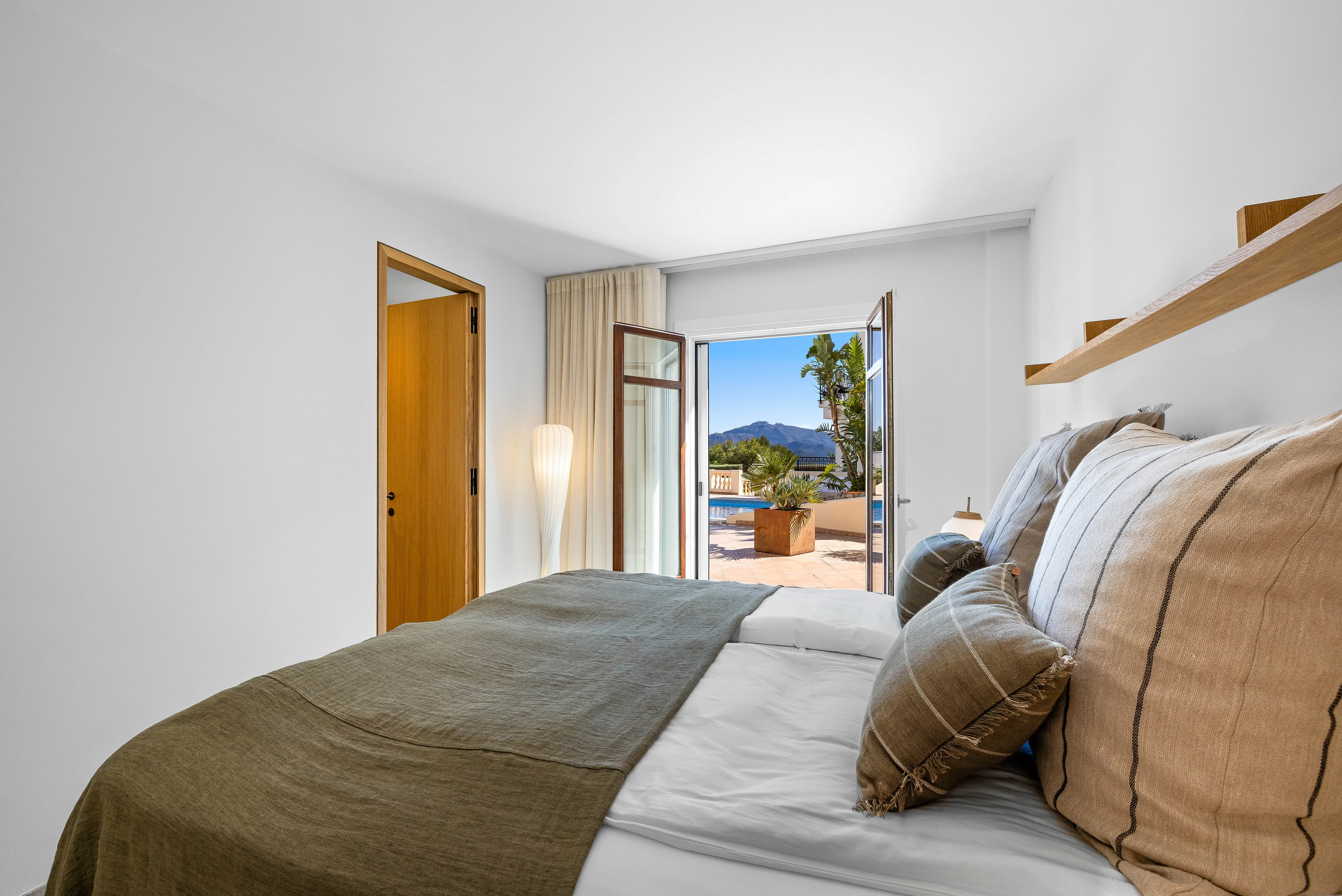 Mediterranean designer apartment with sea views and luxurious refurbishment in Port Andratx-12