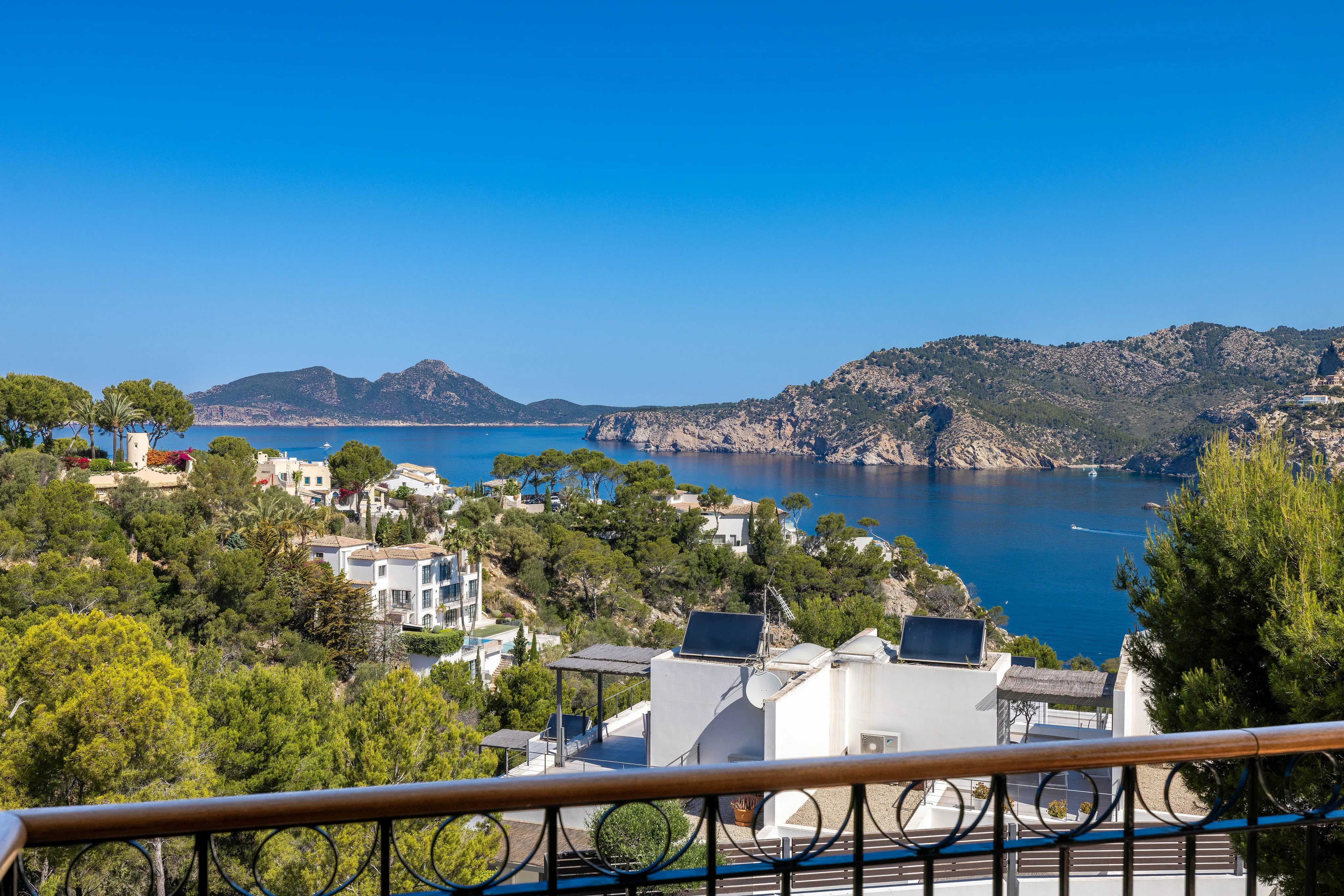 Mediterranean designer apartment with sea views and luxurious refurbishment in Port Andratx-9
