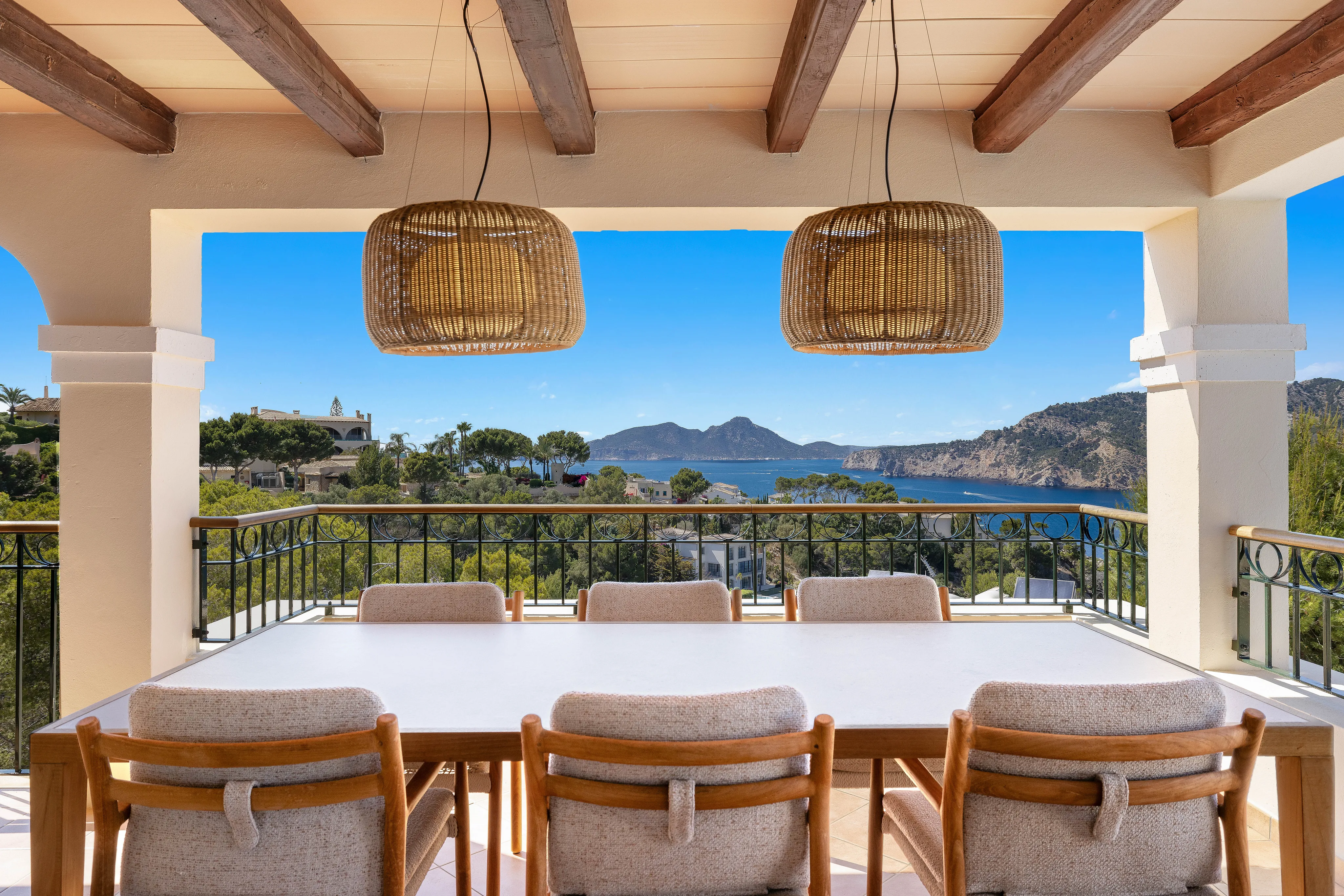 Mediterranean designer apartment with sea views and luxurious refurbishment in Port Andratx-1