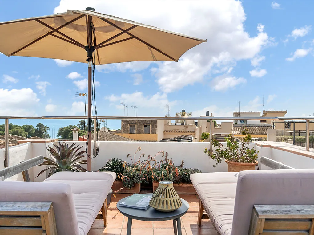 Dúplex pintoresco estilo loft con terraza en la azotea y vista al mar-2