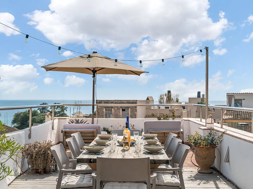 Malerisches Duplex im Loft-Stil mit Dachterrasse und Meerblick-1