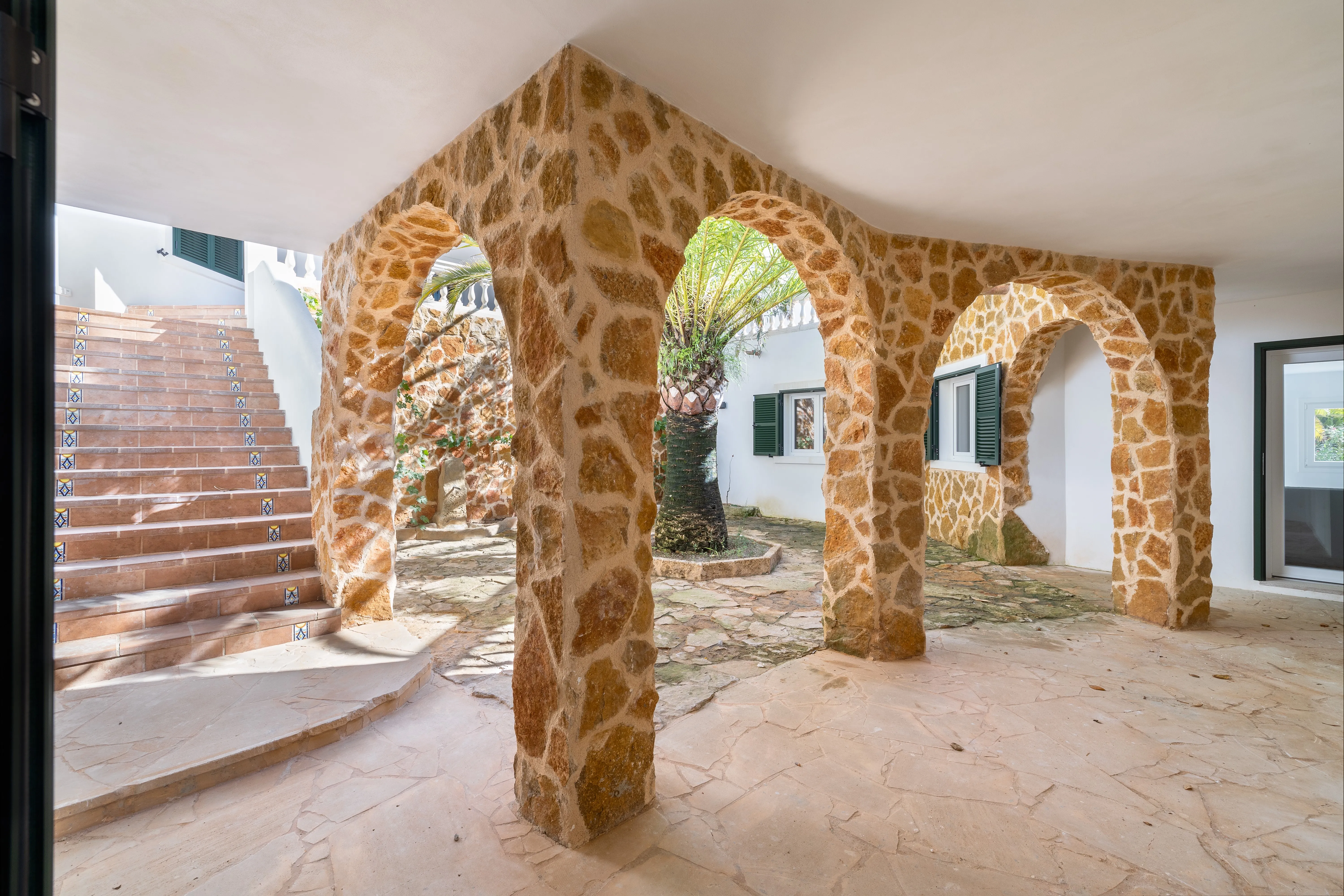 Piękny, w pełni odnowiony wiejski dom w wymarzonej lokalizacji-13