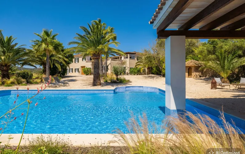 Beautifully Renovated Country House in dreamlike location