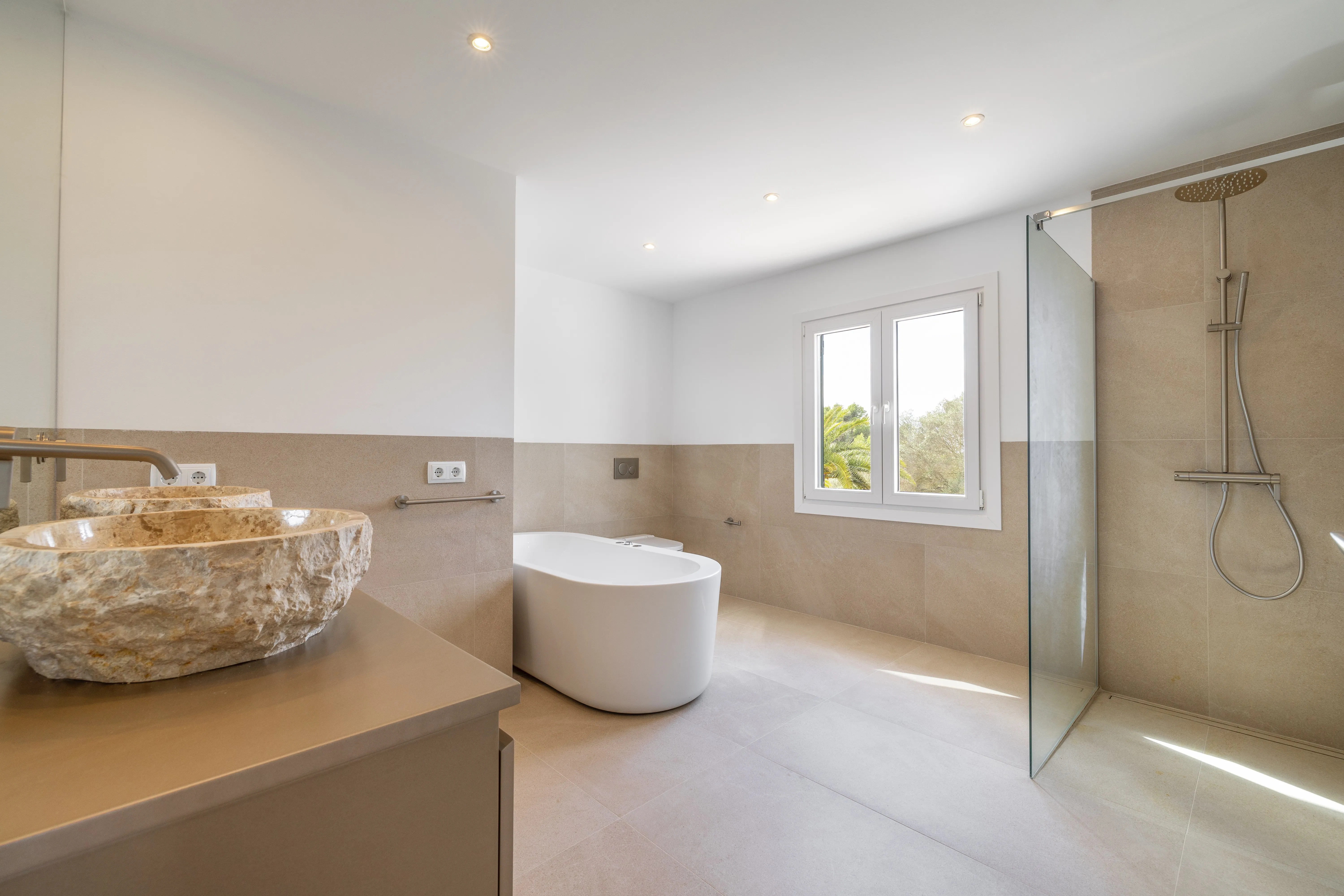 Prachtig, volledig gerenoveerd landhuis op een droomlocatie-12