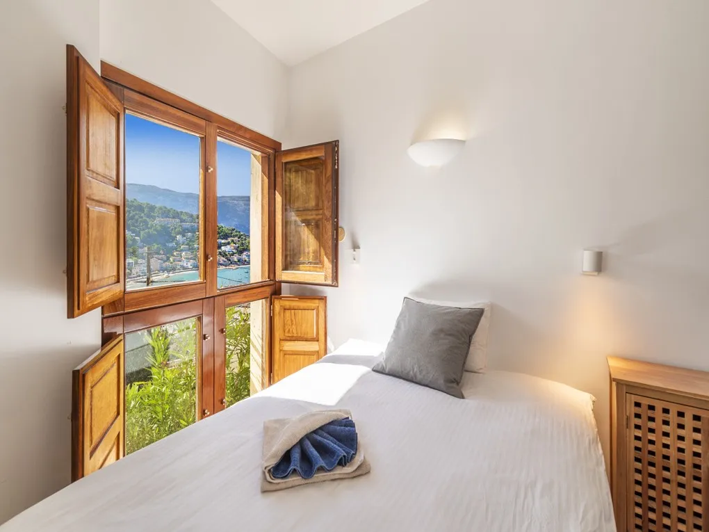 Speciellt hus i Port Sóller med drömutsikt-12