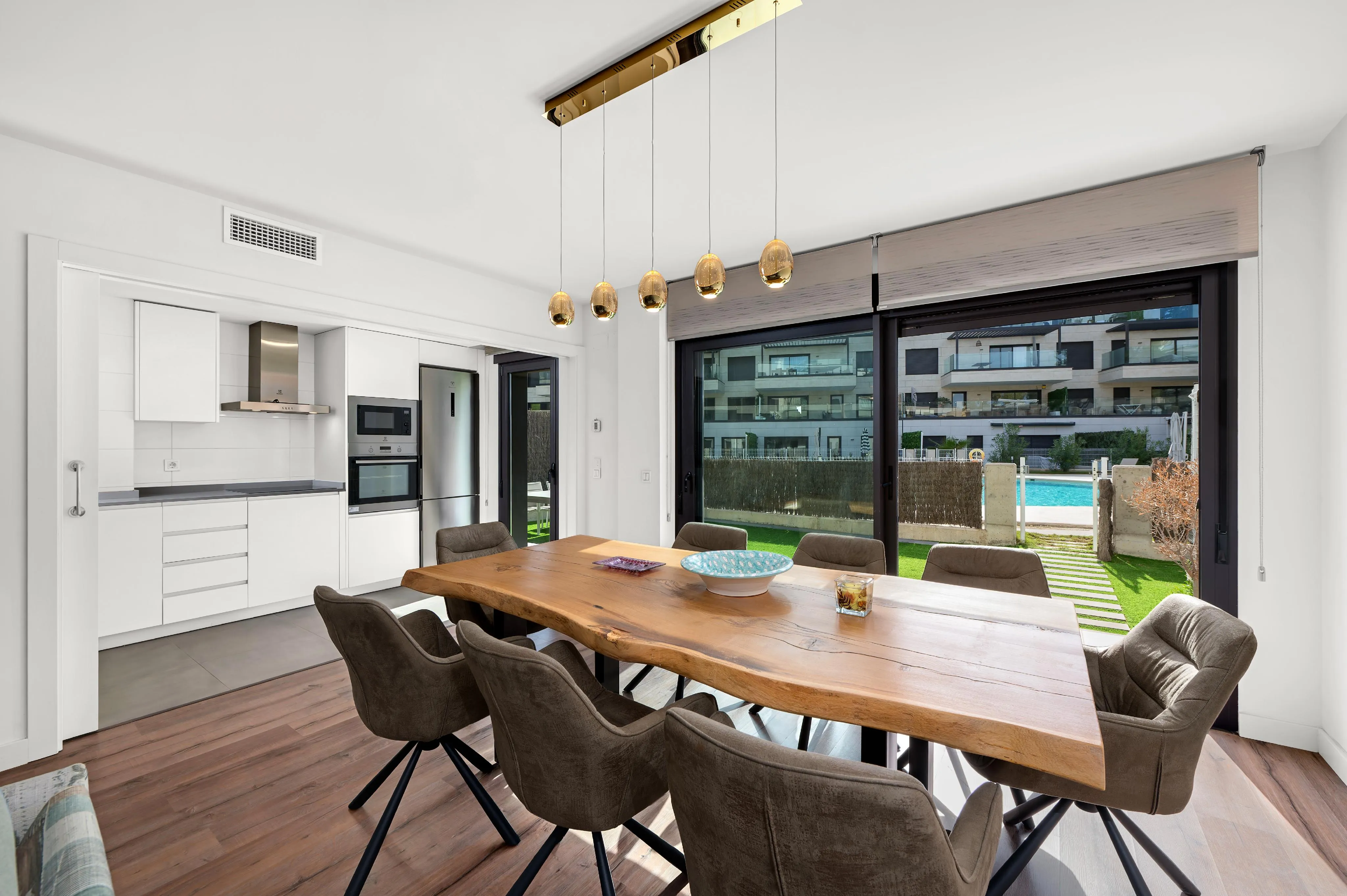 Solrig lejlighed med 3 soveværelser og have, kun få minutter fra stranden-1