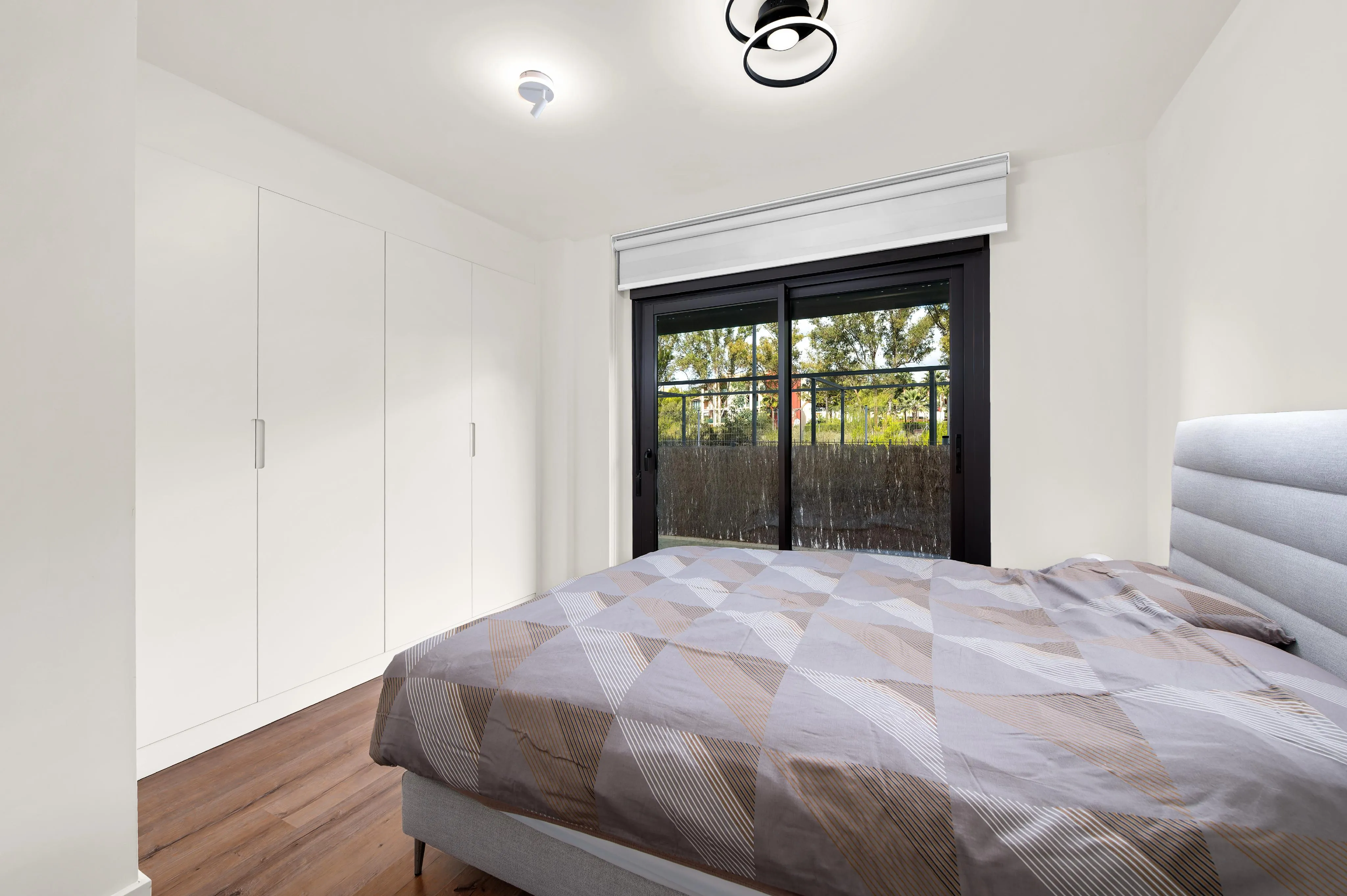 Solrig lejlighed med 3 soveværelser og have, kun få minutter fra stranden-10