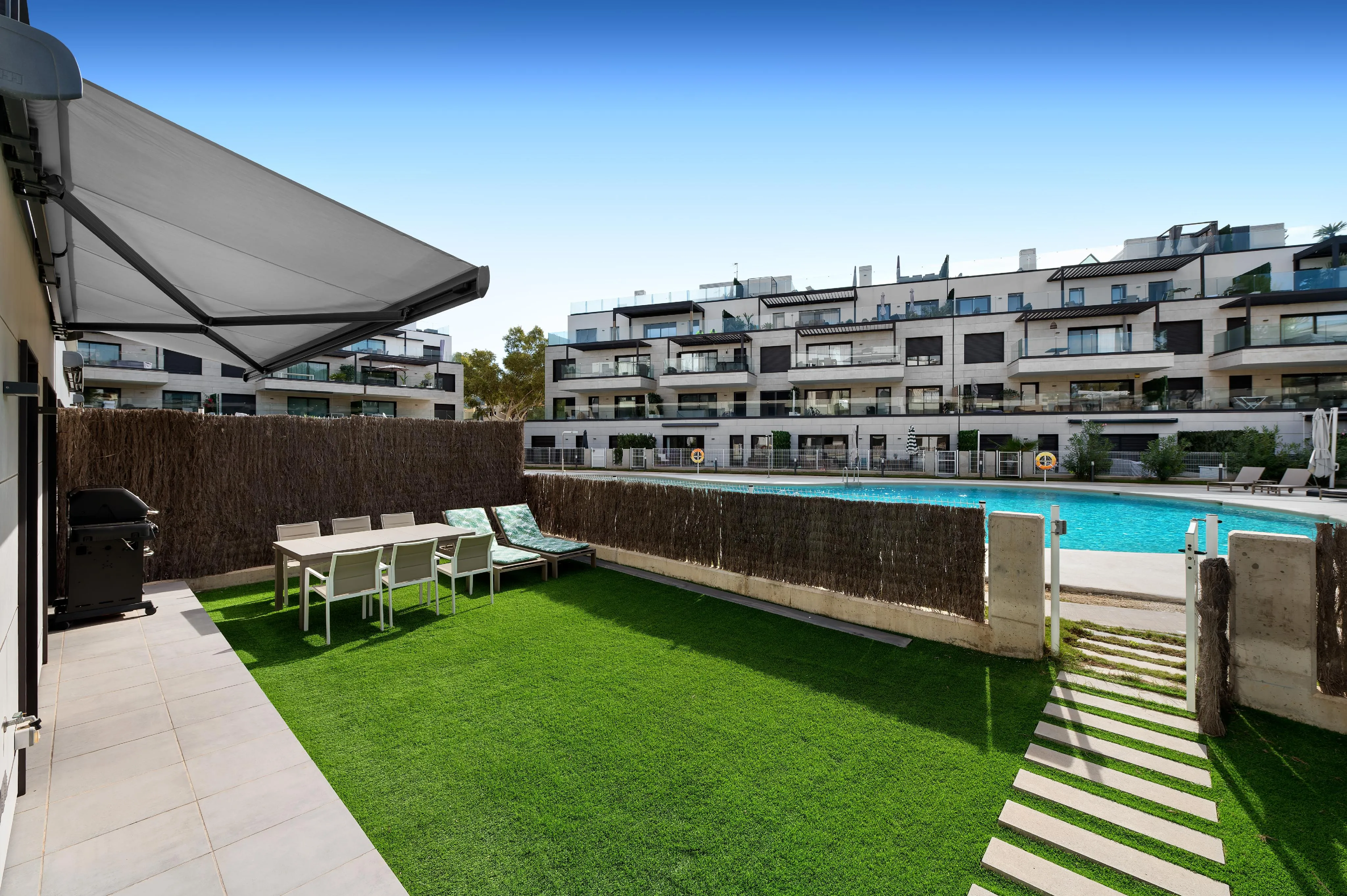 Luminoso apartamento de 3 dormitorios con jardín a pocos minutos de la playa-3