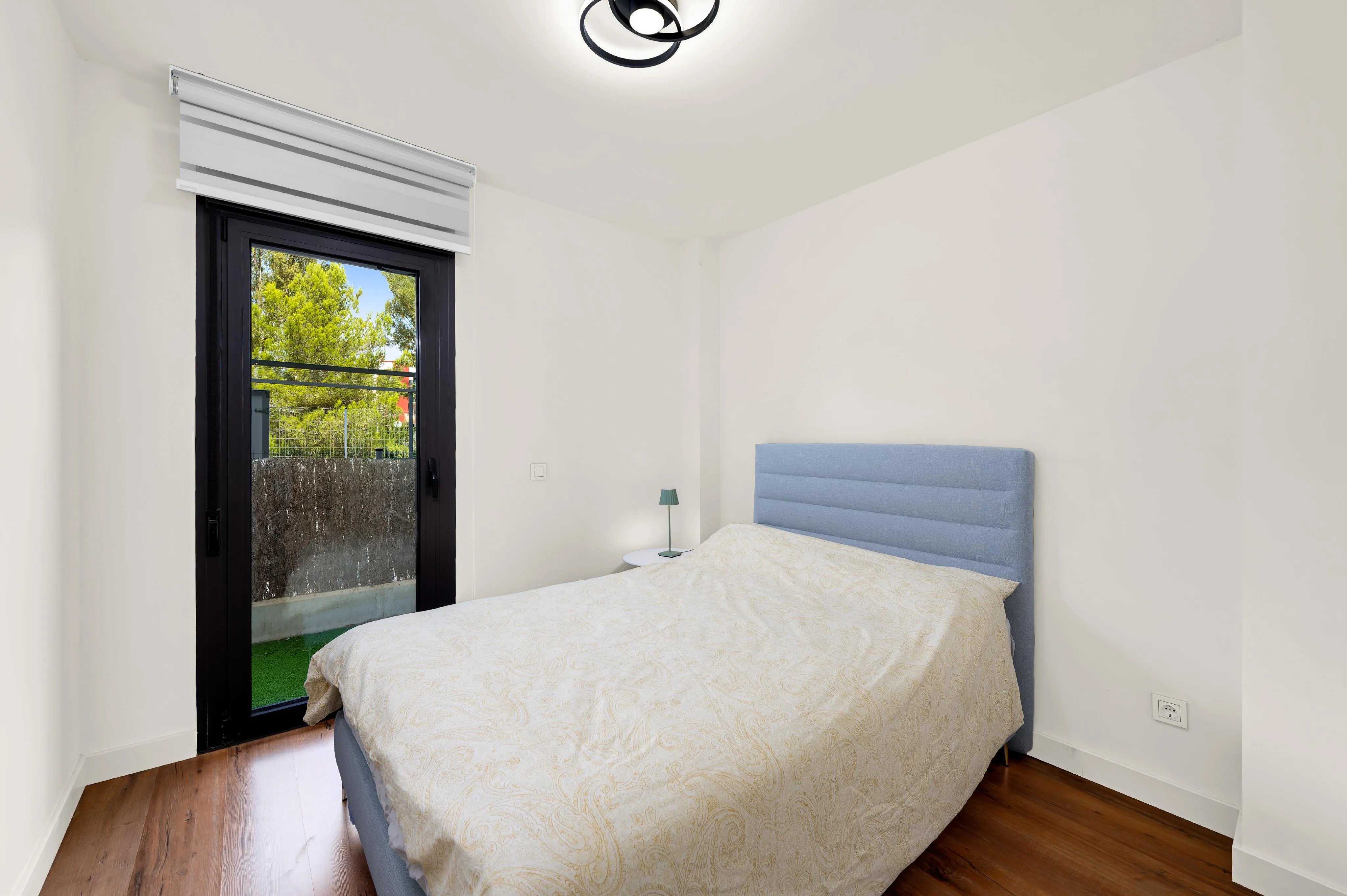 Luminoso apartamento de 3 dormitorios con jardín a pocos minutos de la playa-12