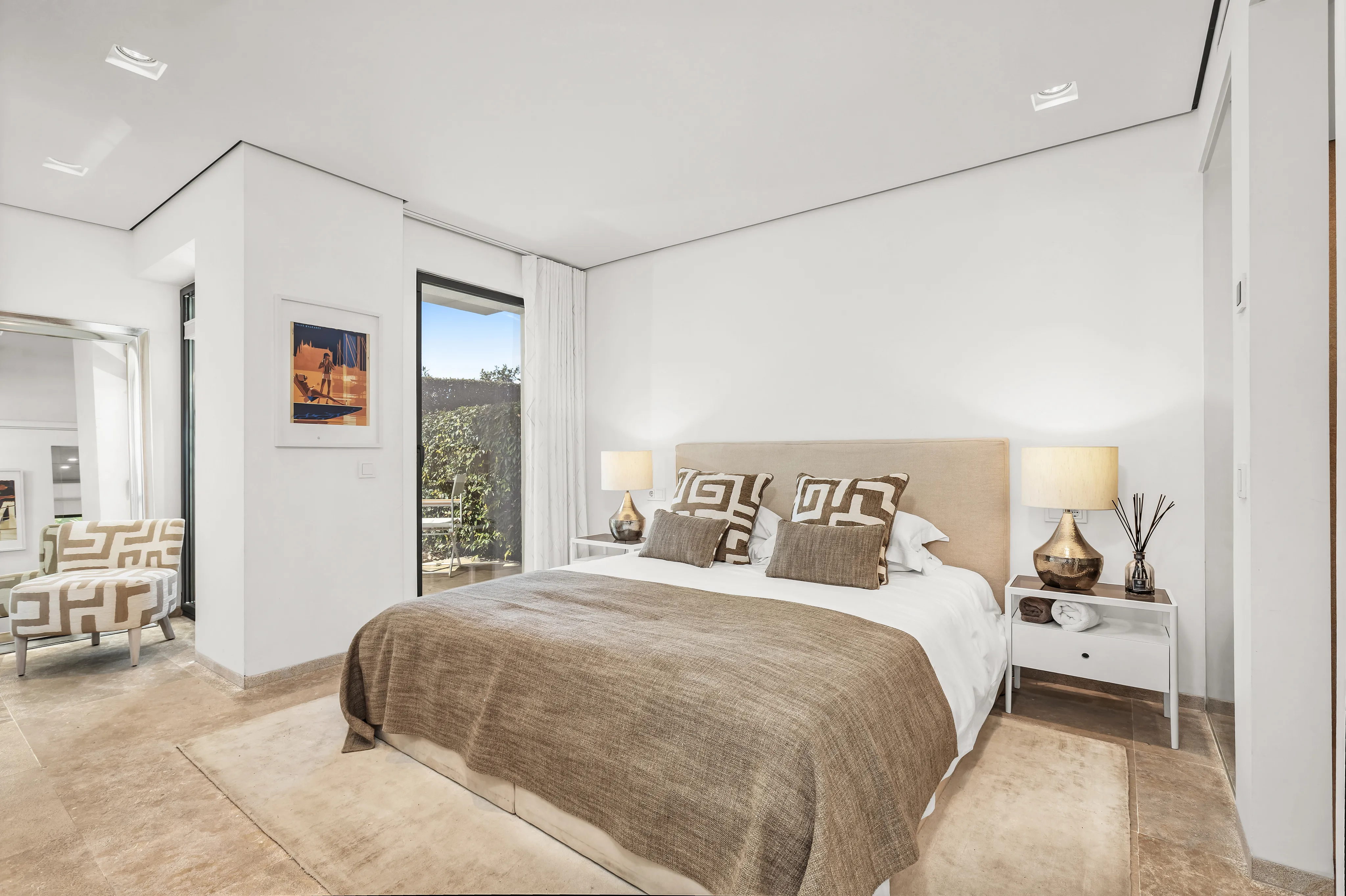 Apartament de luxe amb jardí i piscina privada, amb vista al mar-11